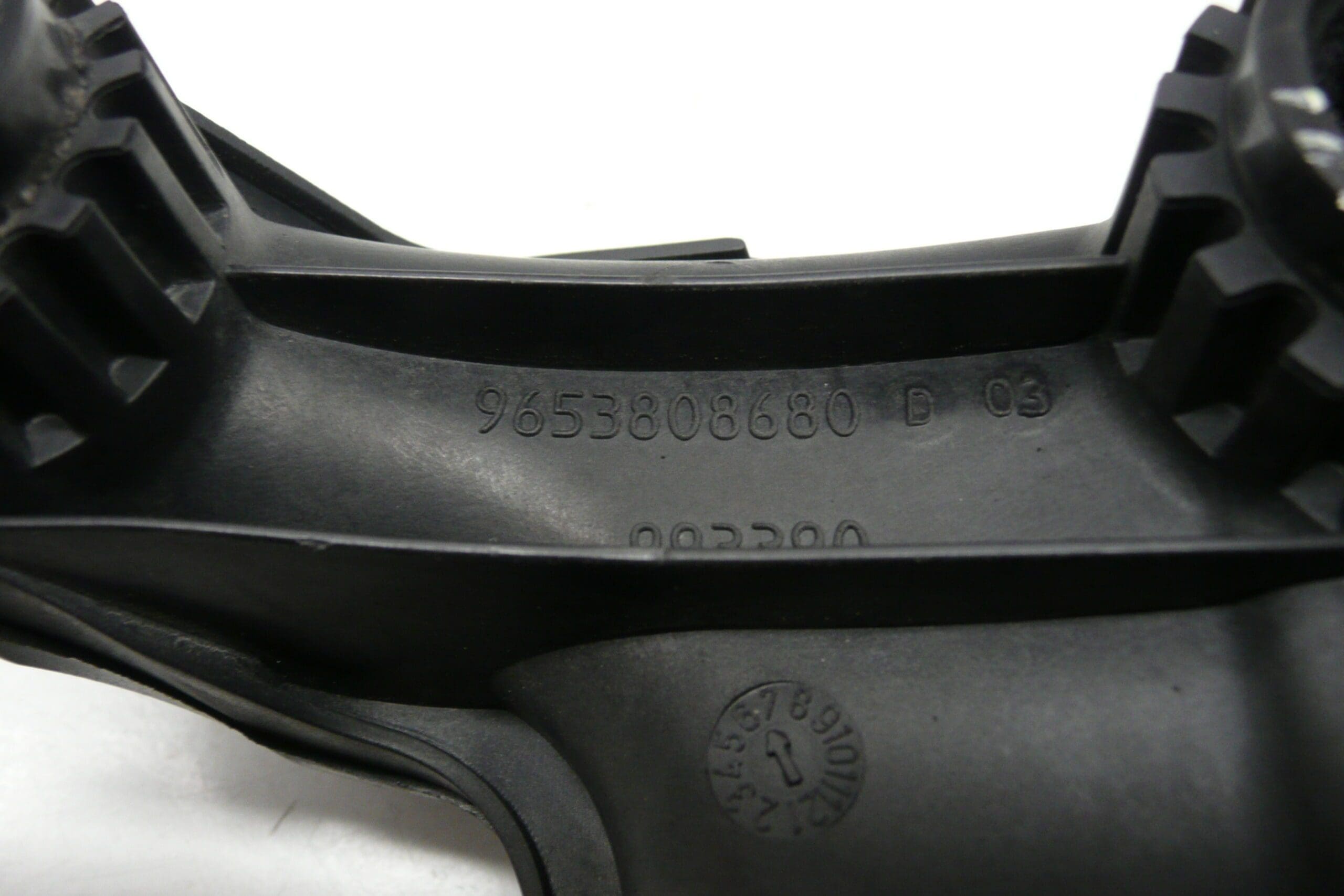 Lufteinlass 1.6 HDI Citroën Peugeot 9653808680 9684941780 0361N3