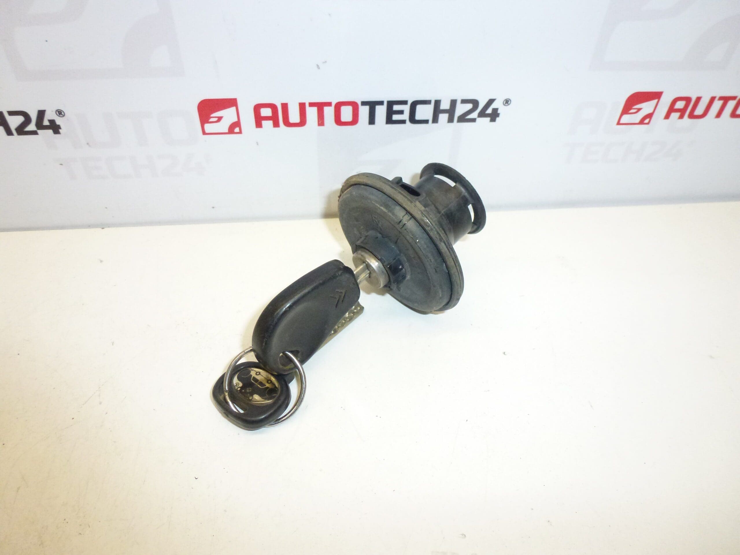 Tankdeckel Citroën Berlingo I II Peugeot Partner I II 1508J5