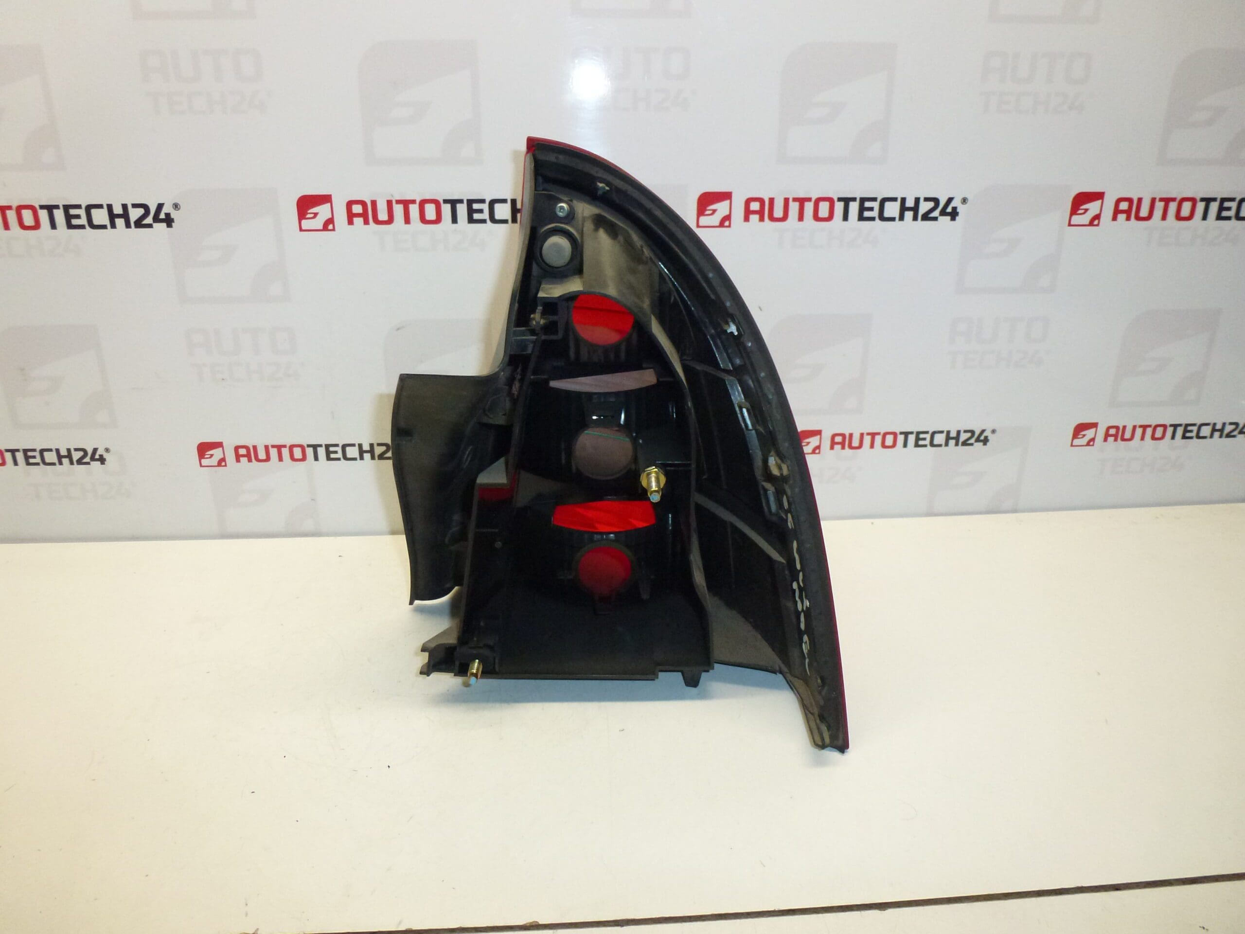 Linke Rückleuchte außen Citroën C5 II 89032697 6350V3