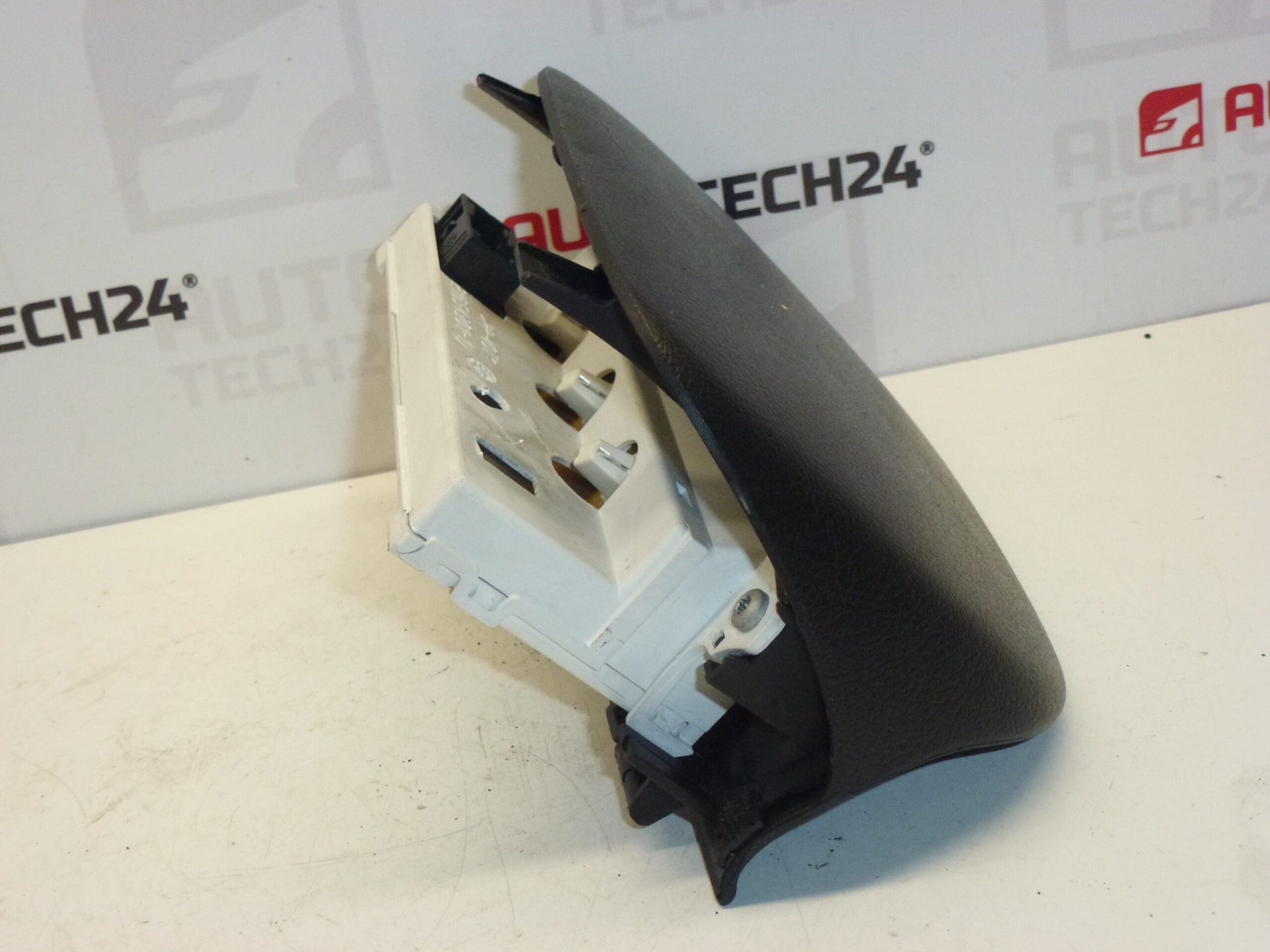 Anzeige Peugeot 307 9652809977 mit Kapelle