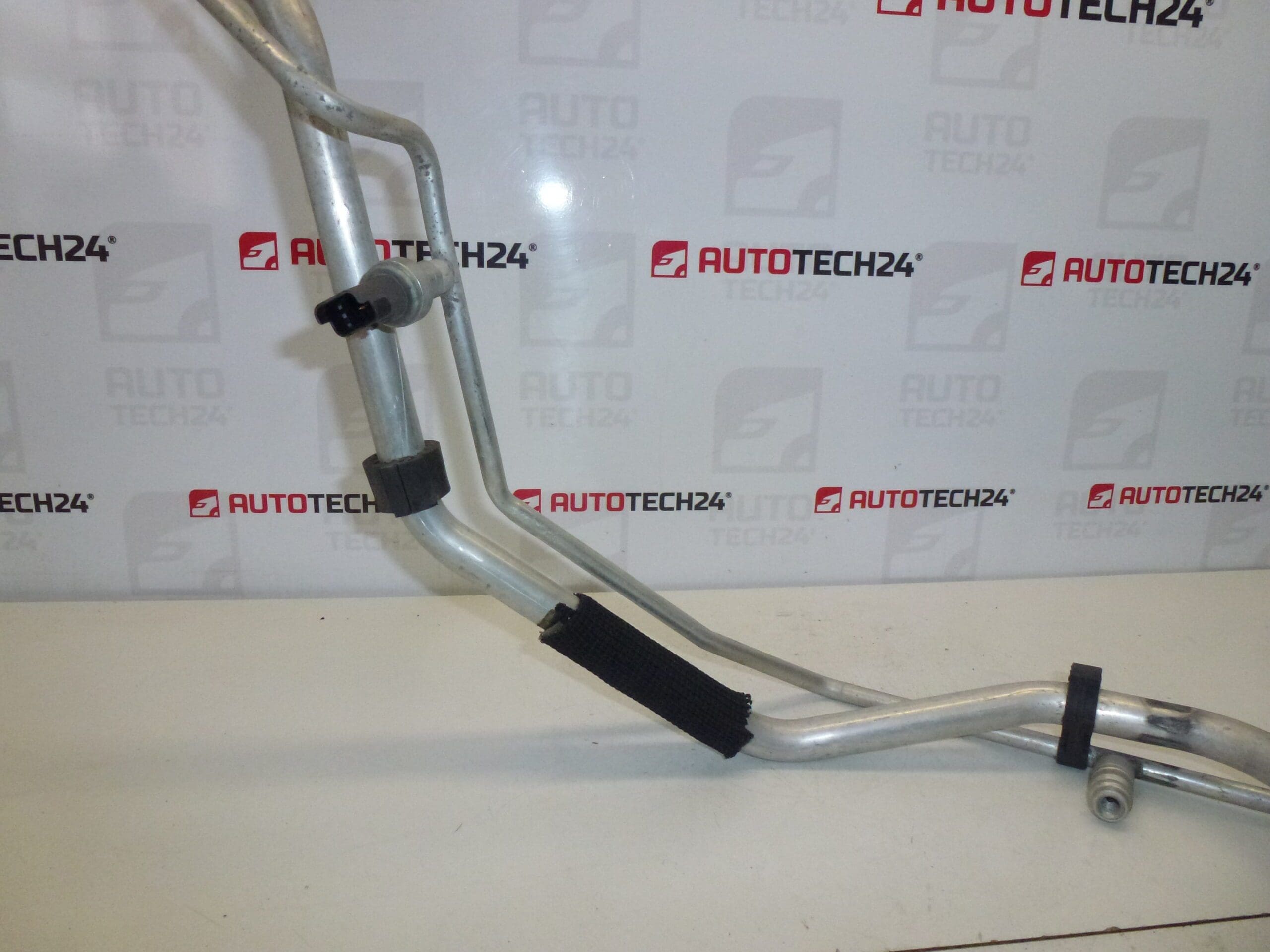 Klimarohr Citroën Peugeot 9658201280 647741