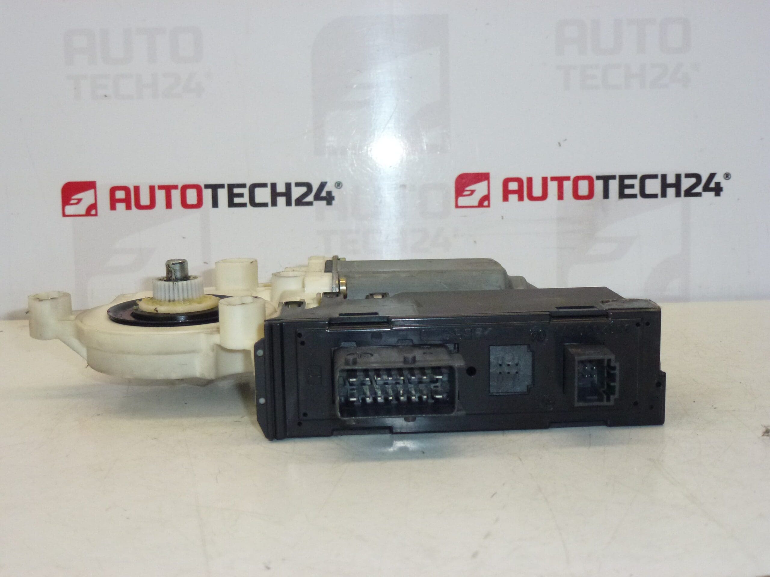 Citroën Peugeot Fensterhebermotor vorne links 1488724080 9221V2