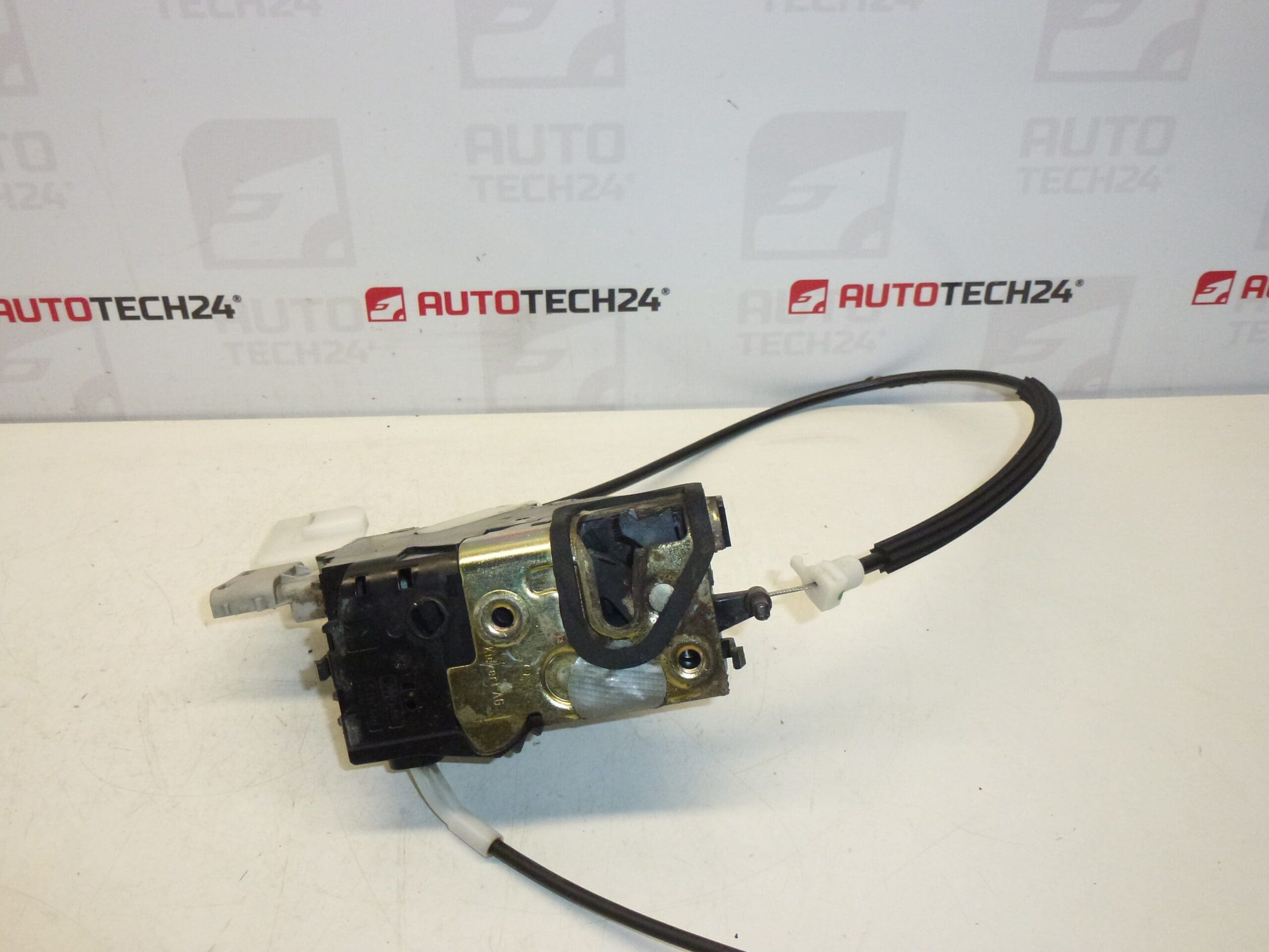 Türschloss vorne rechts Peugeot 407 9656633180 9136CL