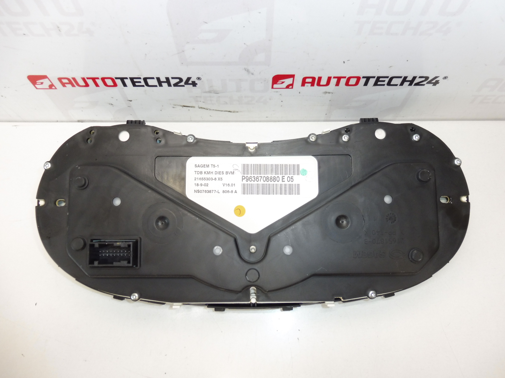 Tacho Peugeot 307 Laufleistung 330000 km 9636708880 6104R2