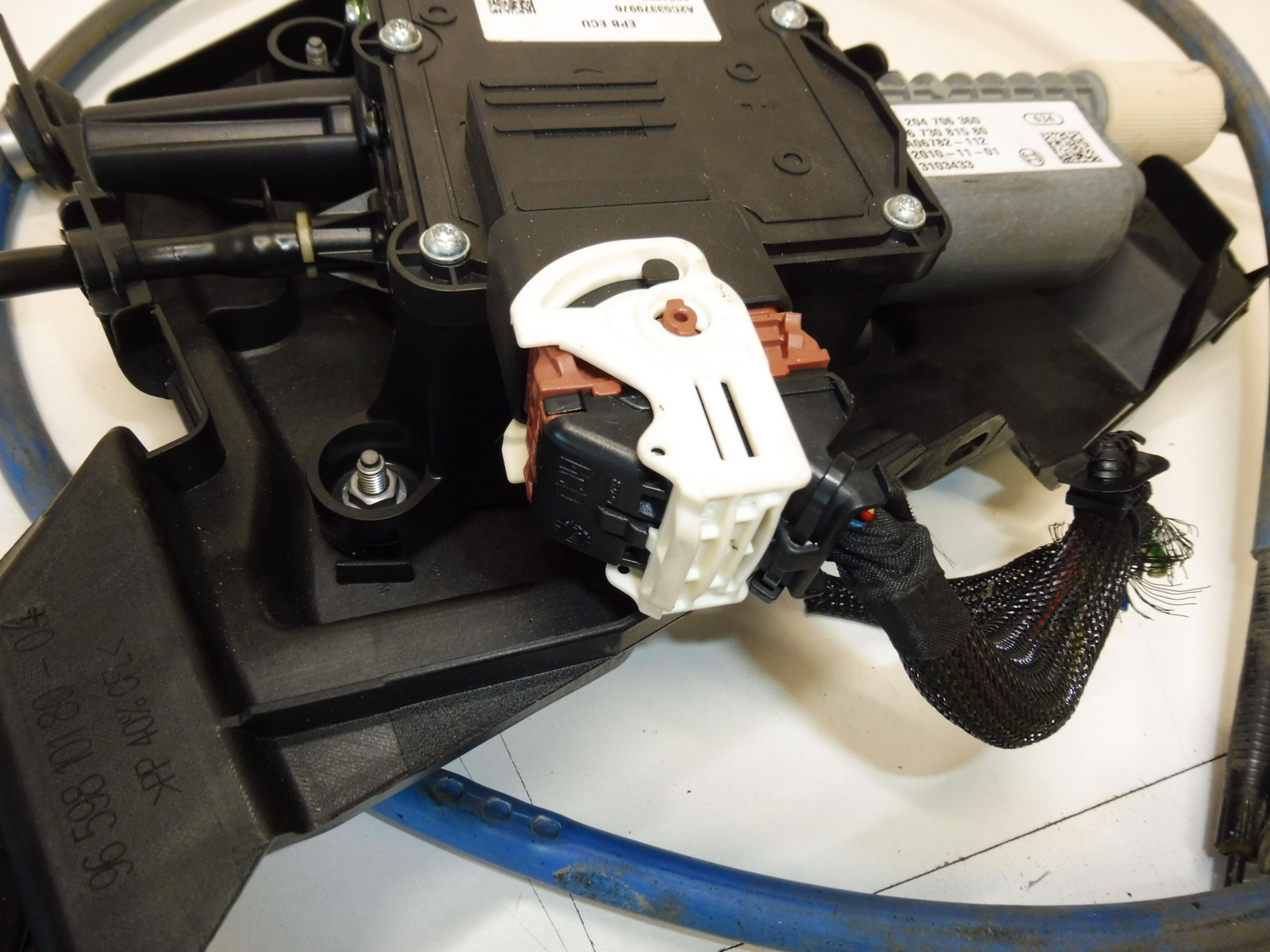 Elektronische Handbremse Peugeot 5008 I 0204706360 9673081580 470219