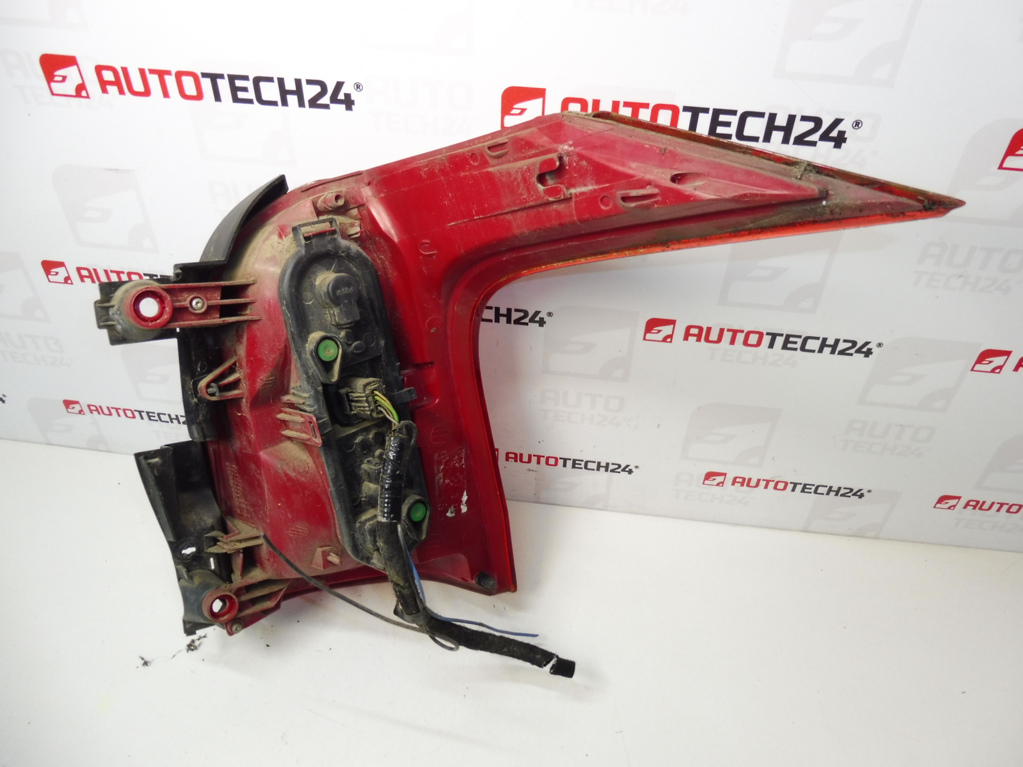 Linke Rückleuchte Peugeot 5008 I 9672666580 6350KH 6350HX