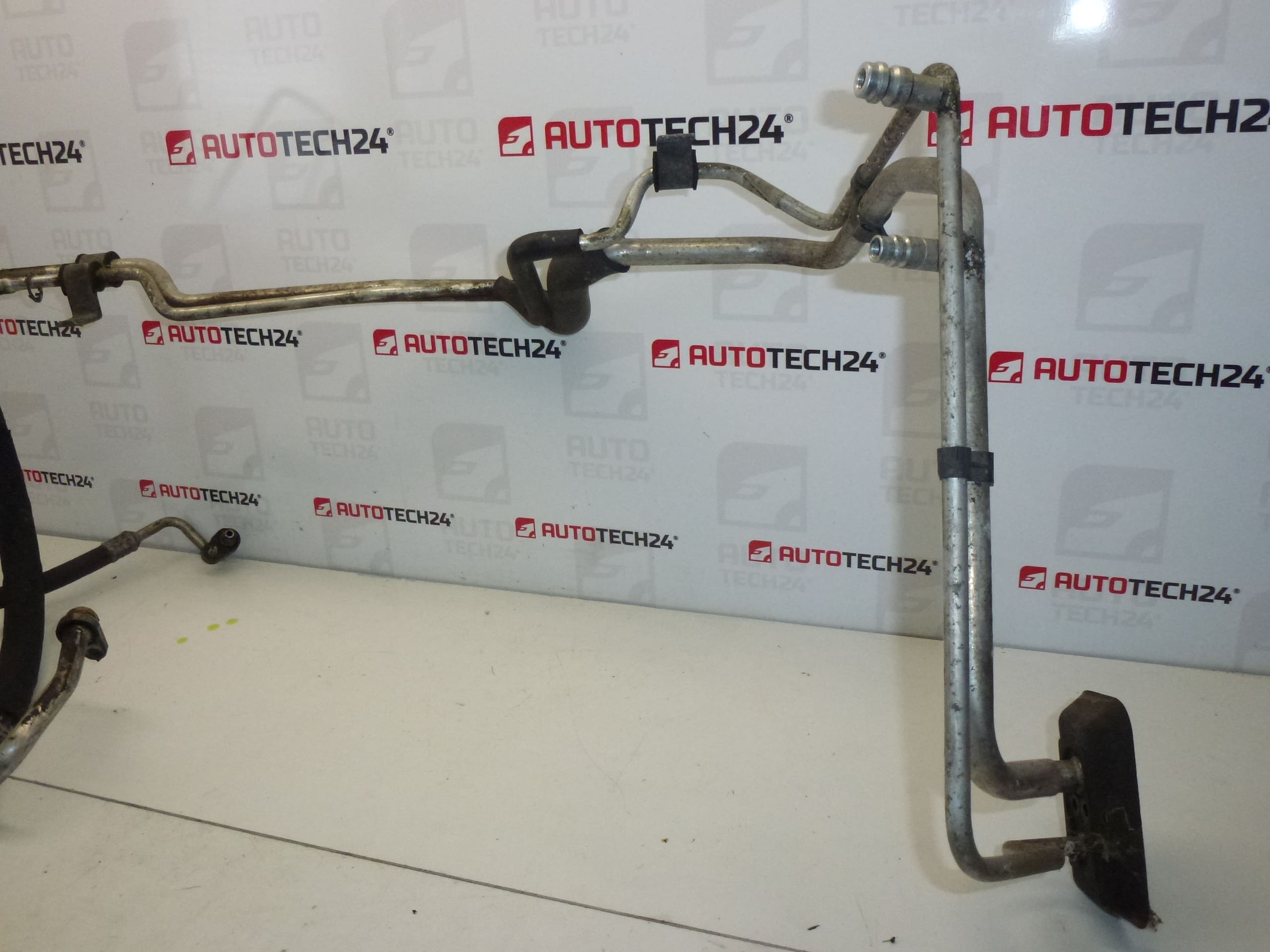 Klimarohr Citroën Peugeot 9640388580 6460SL