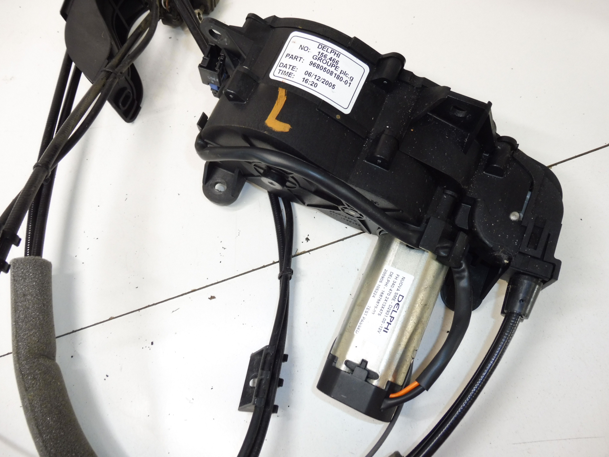 Peugeot 1007 Fahrer-Elektroantrieb 9680508180 9137C1 9137A9