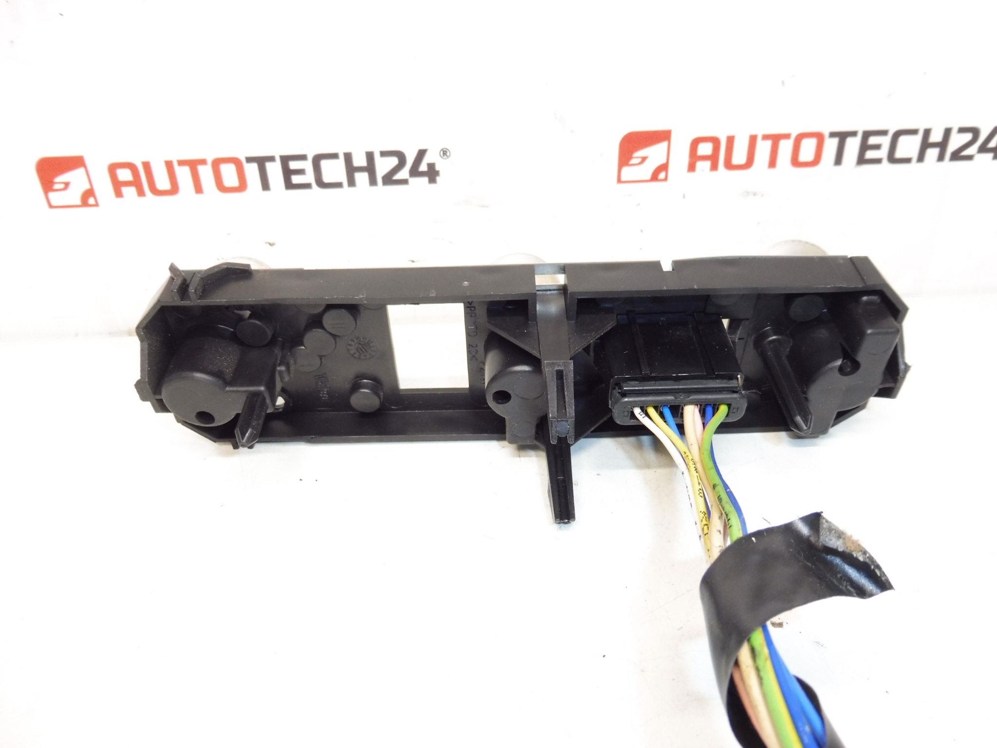 Peugeot 1007 Lampenfassung hinten rechts 6351V5