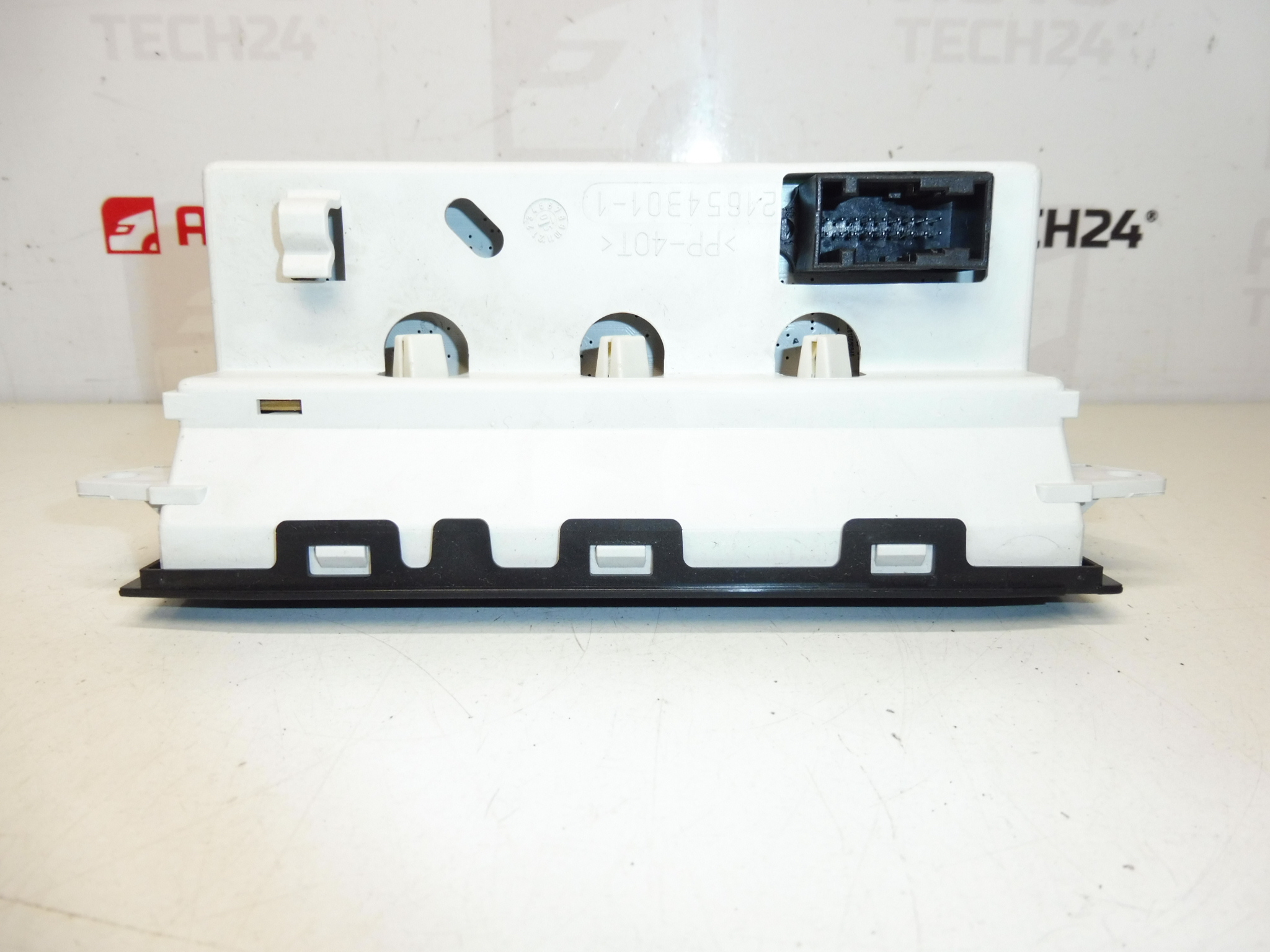 Radio und Computerdisplay Peugeot 1007 9648634177 6563XE