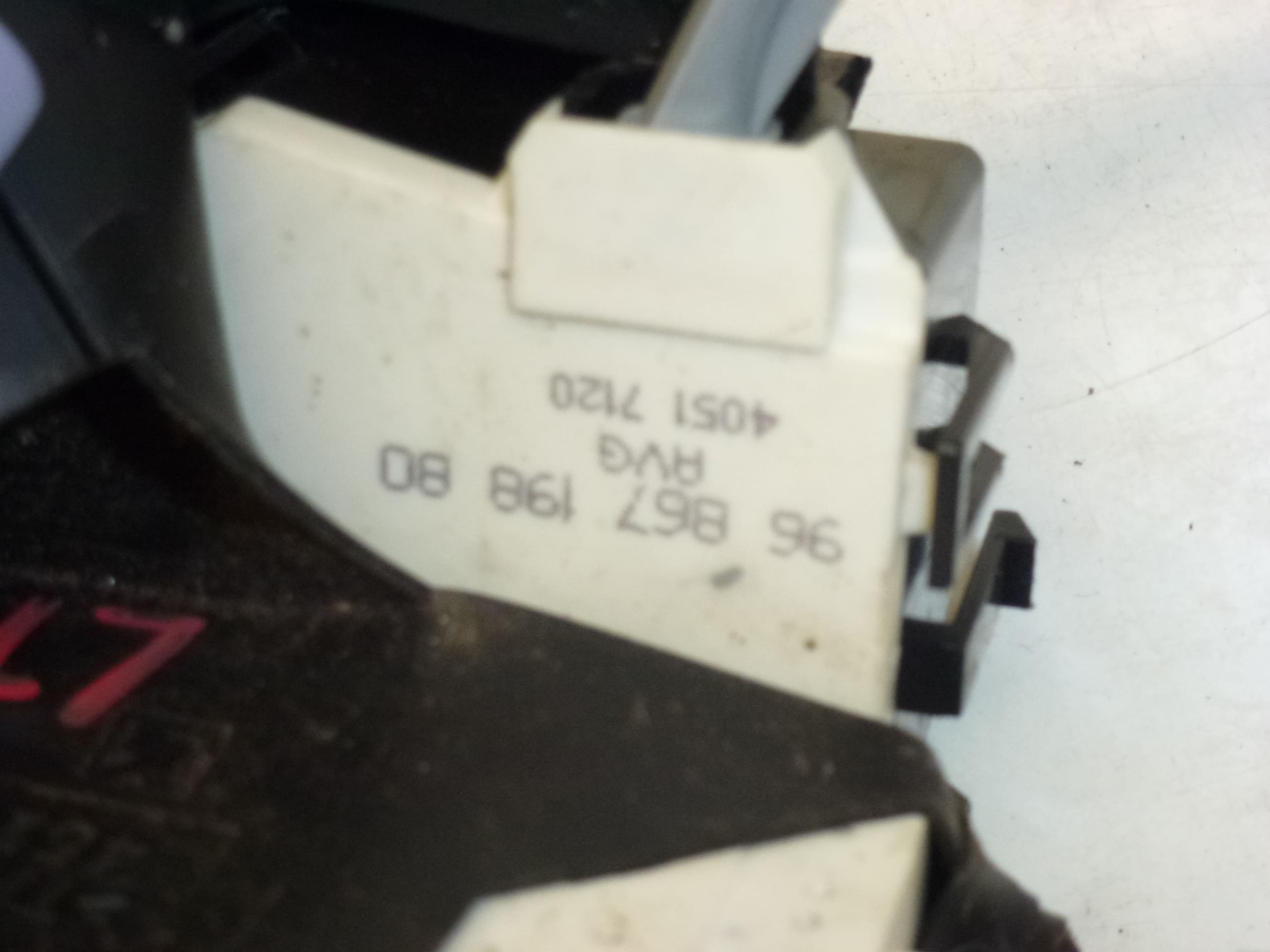 Türschloss vorne links Citroën C4 9686719880 9135FA