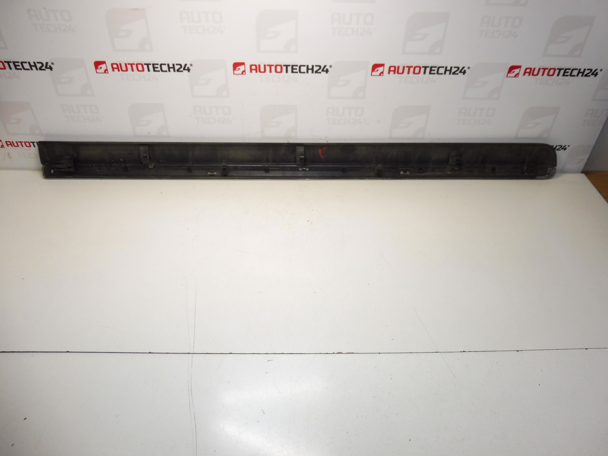 Zierleiste Vordertür rechts Citroen C8 Peugeot 807 EZW 1401028477 8545GJ