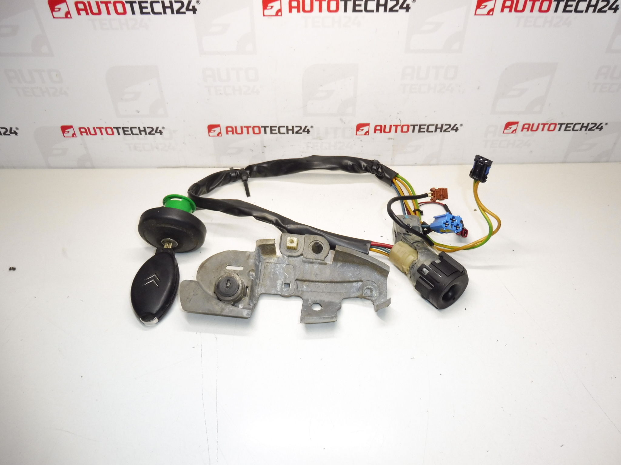 Schlosssatz + ein Schlüssel Citroën C5 01-07 4162Z0 4162CE