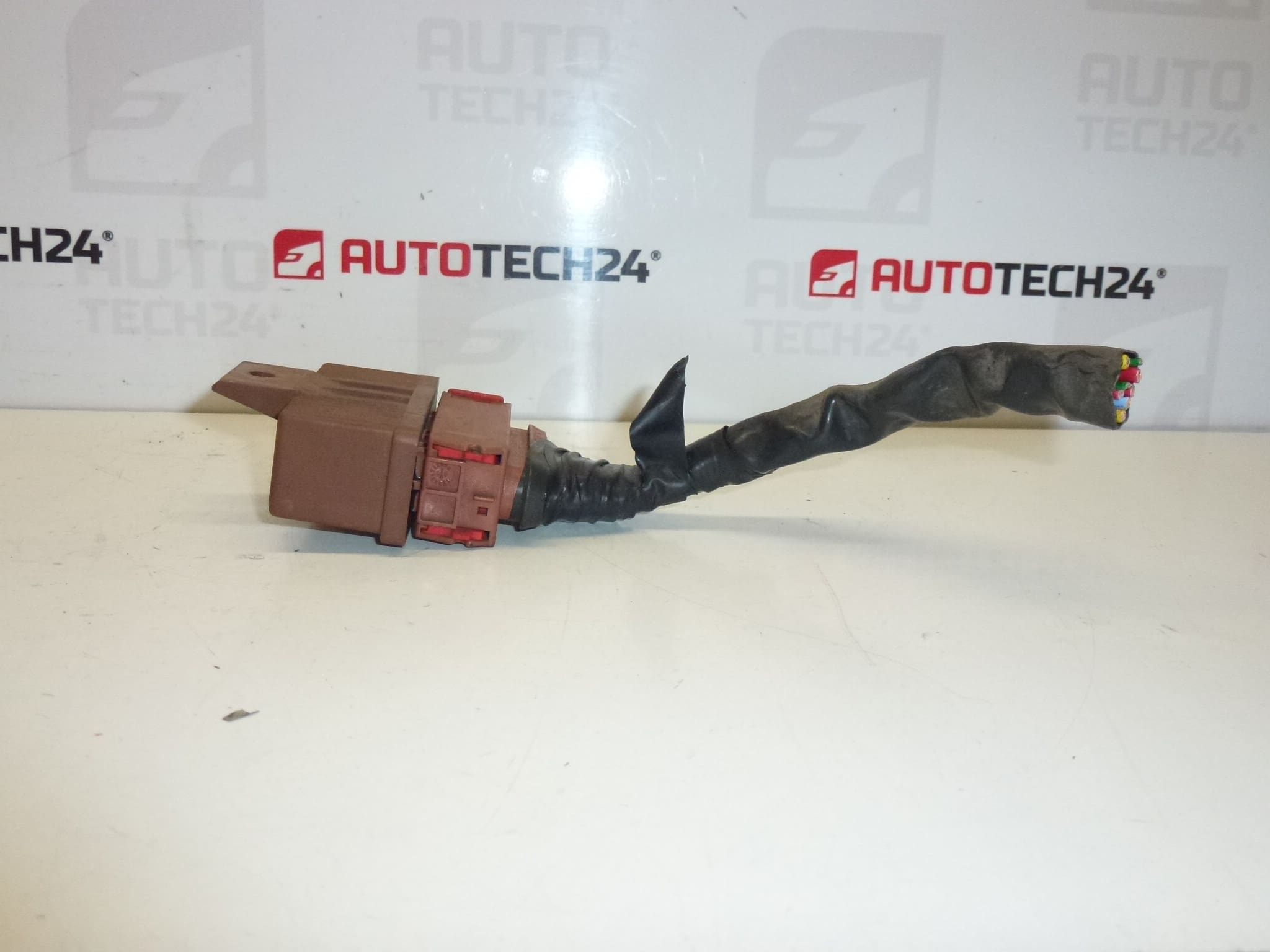 BITRON Kraftstoffrelais mit Leitungsstück 240109 19207L