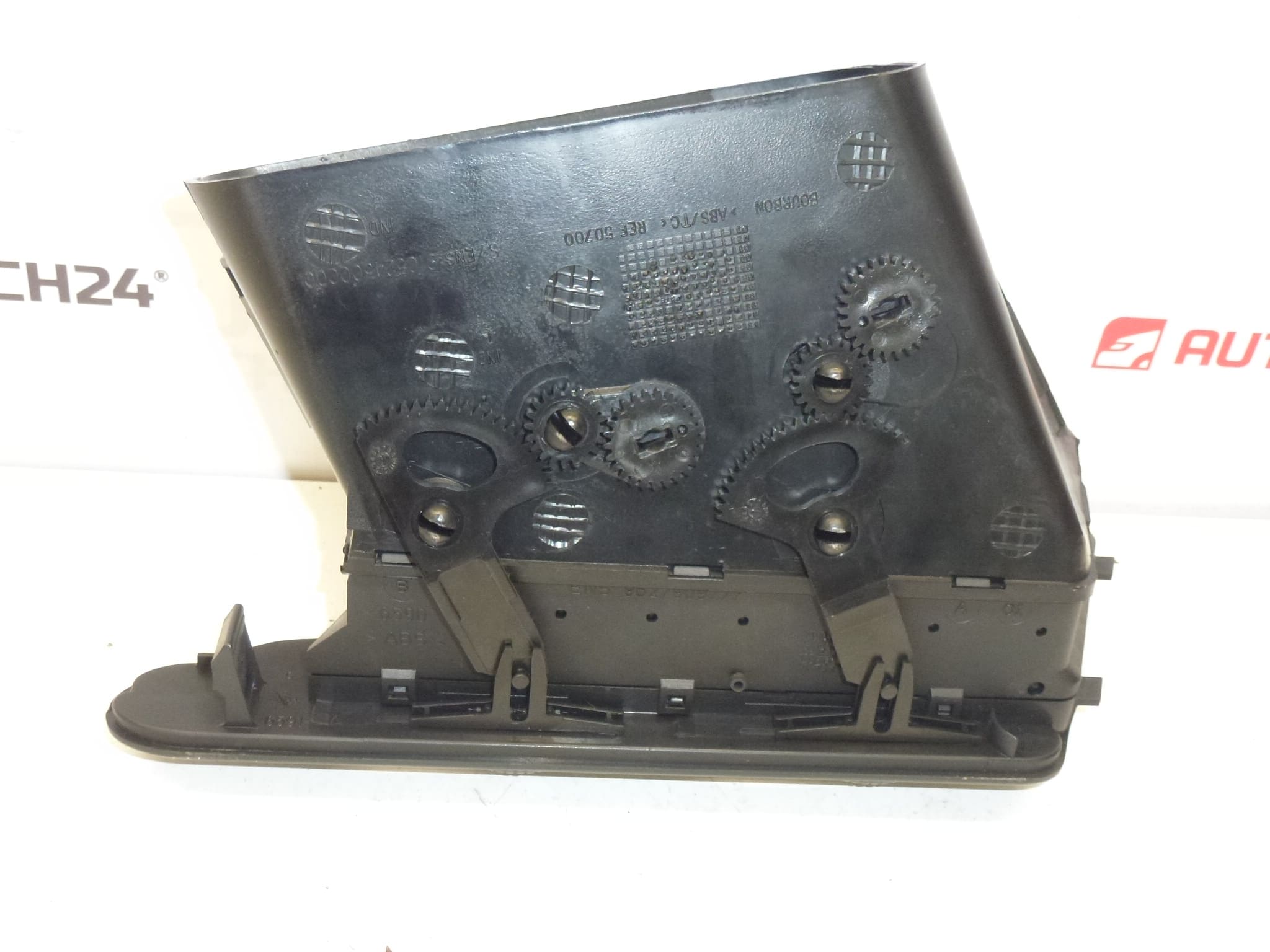 Luftdüse Mitte Citroën Berlingo I und Peugeot Partner I 8265A9