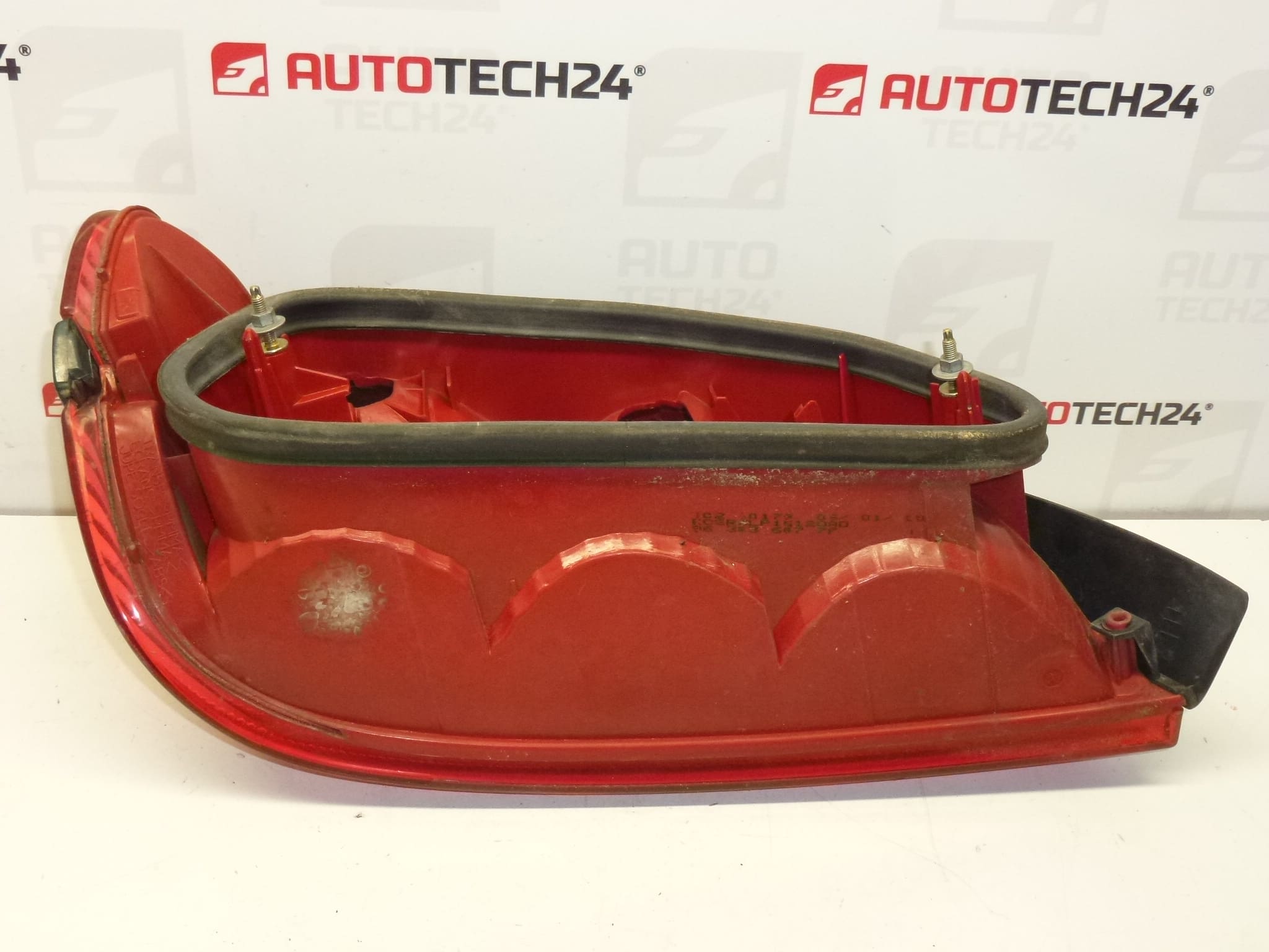 Rückleuchte rechts mit Zierleiste Peugeot 406 4 Türen 9630364777 6351L5