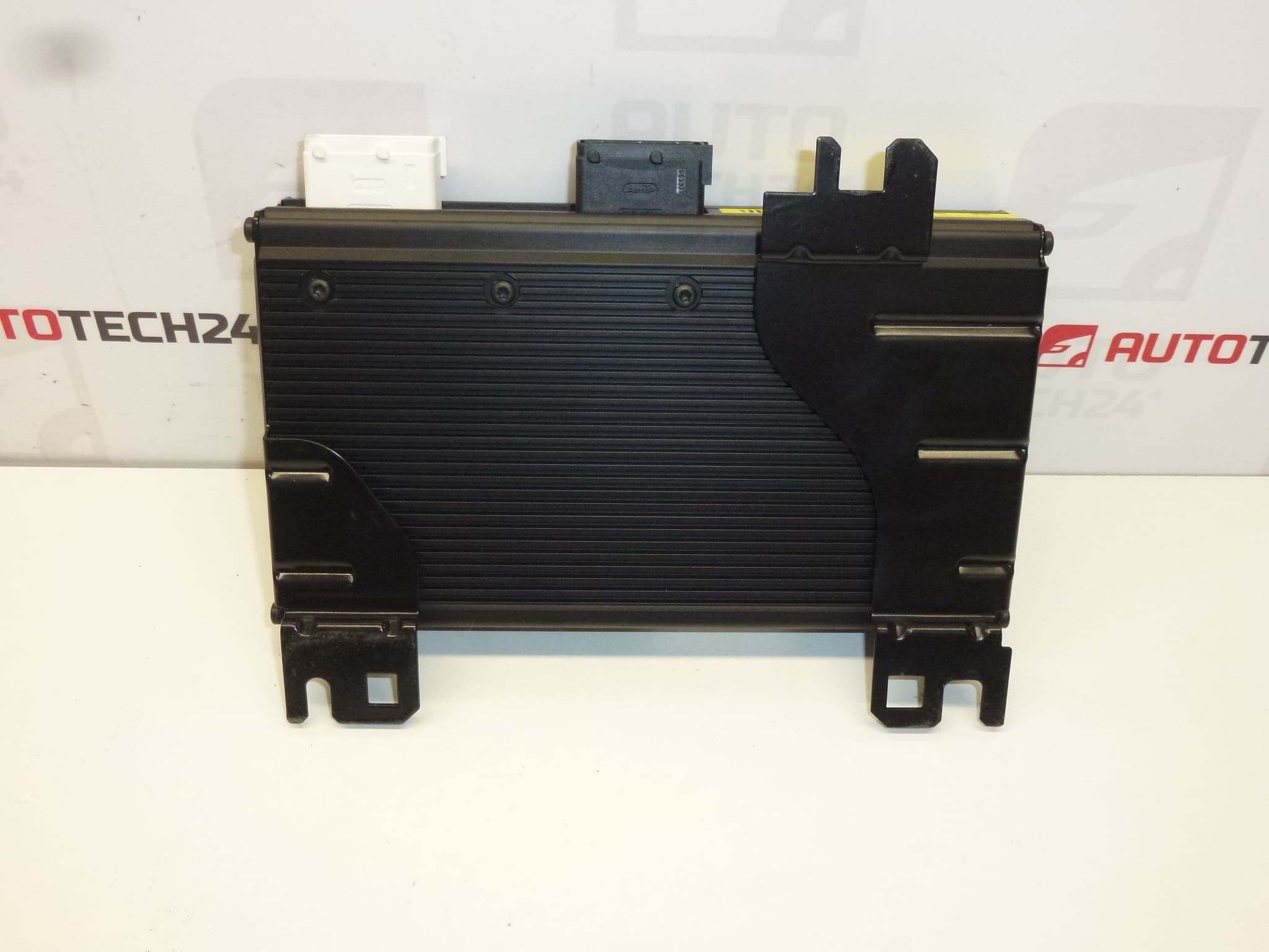Verstärker JBL Citroën Peugeot 9653383680 6560LZ