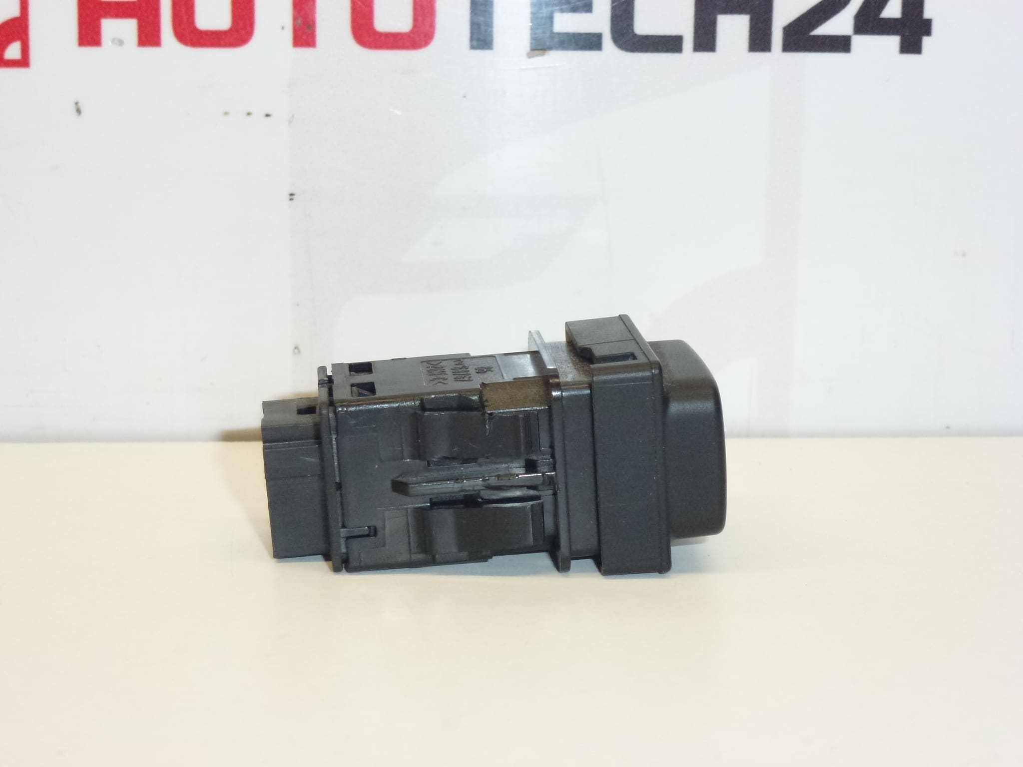 Schalter Parkassistent Citroën Peugeot 96553139XT 6590Z7