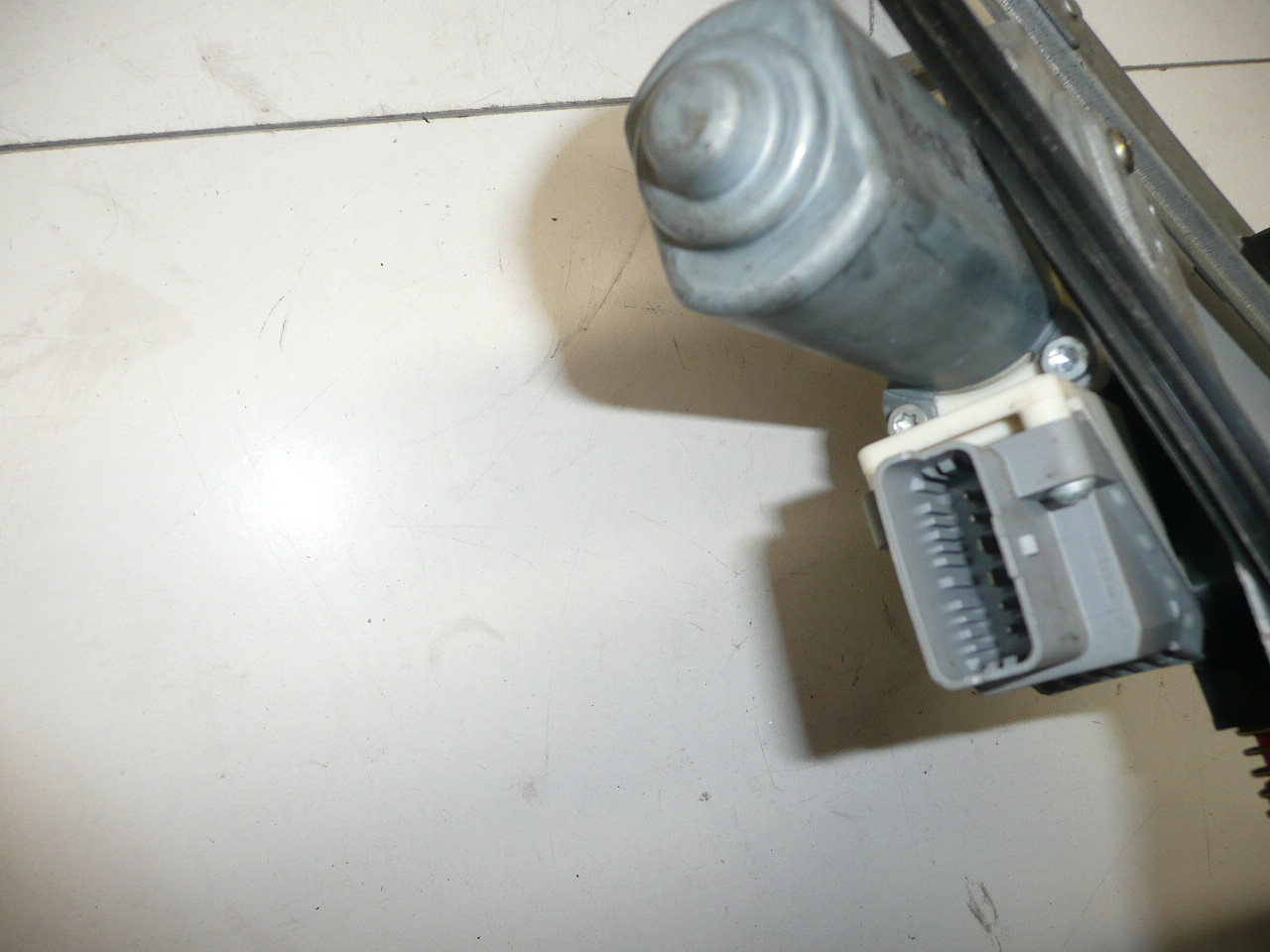 Links vorne Abzieher Citroën Xsara Picasso 9221G2