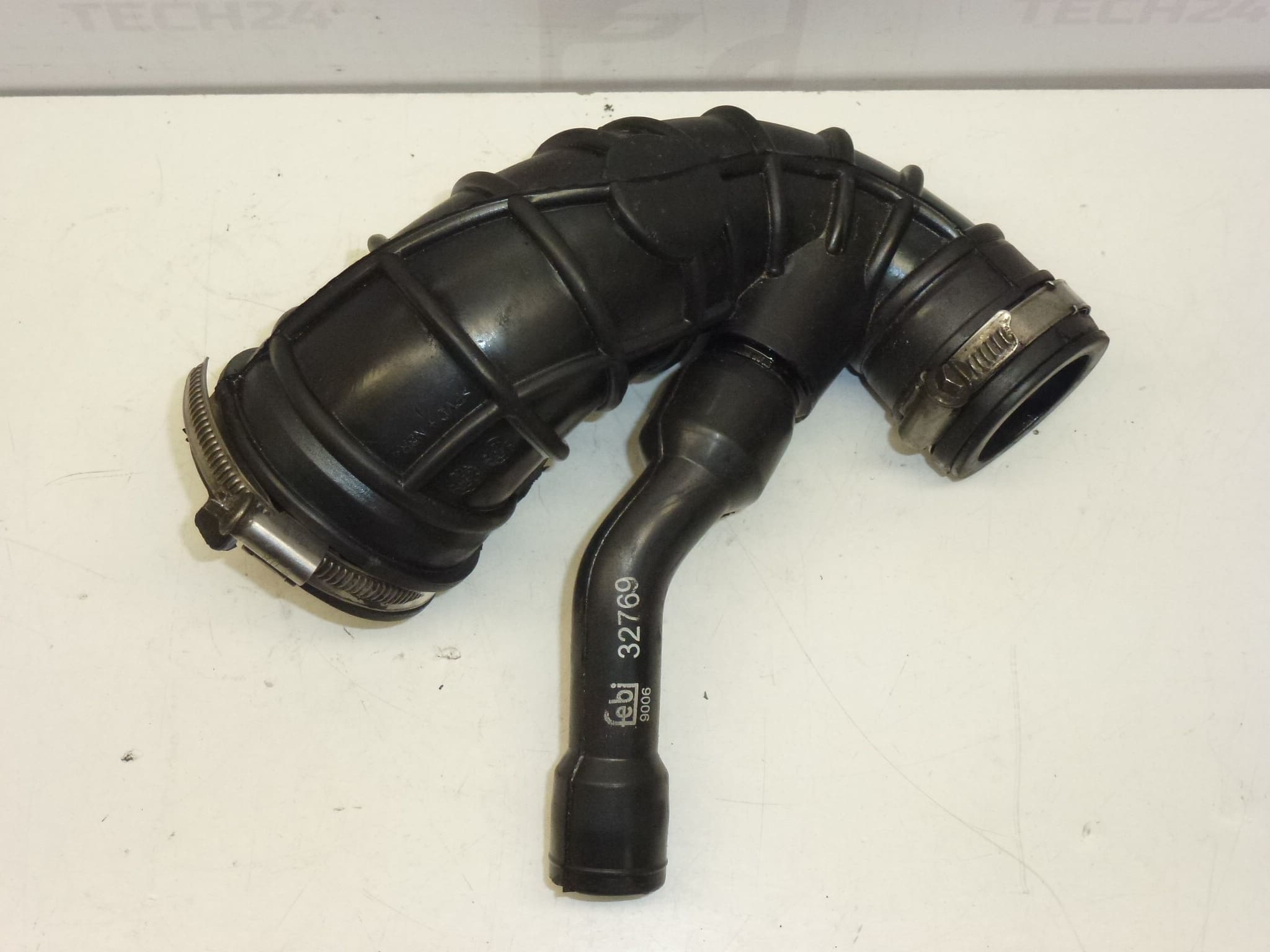 Ansaugschlauch 1.4 HDI Citroën Peugeot 143413 1434F6 – Bild 2