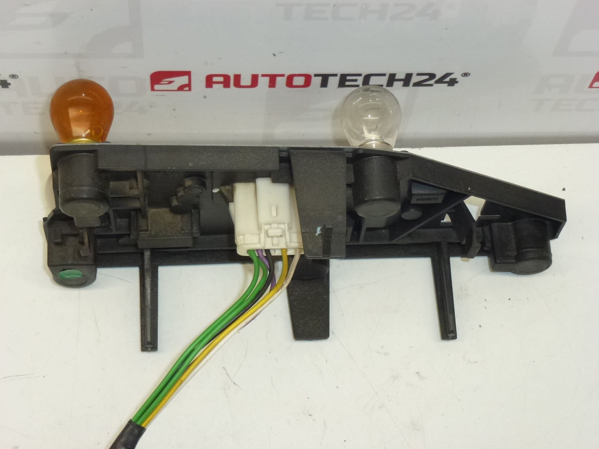 Fassung für Rücklicht rechts Peugeot 406 4 Türen 9630364777 6351L5 – Bild 2