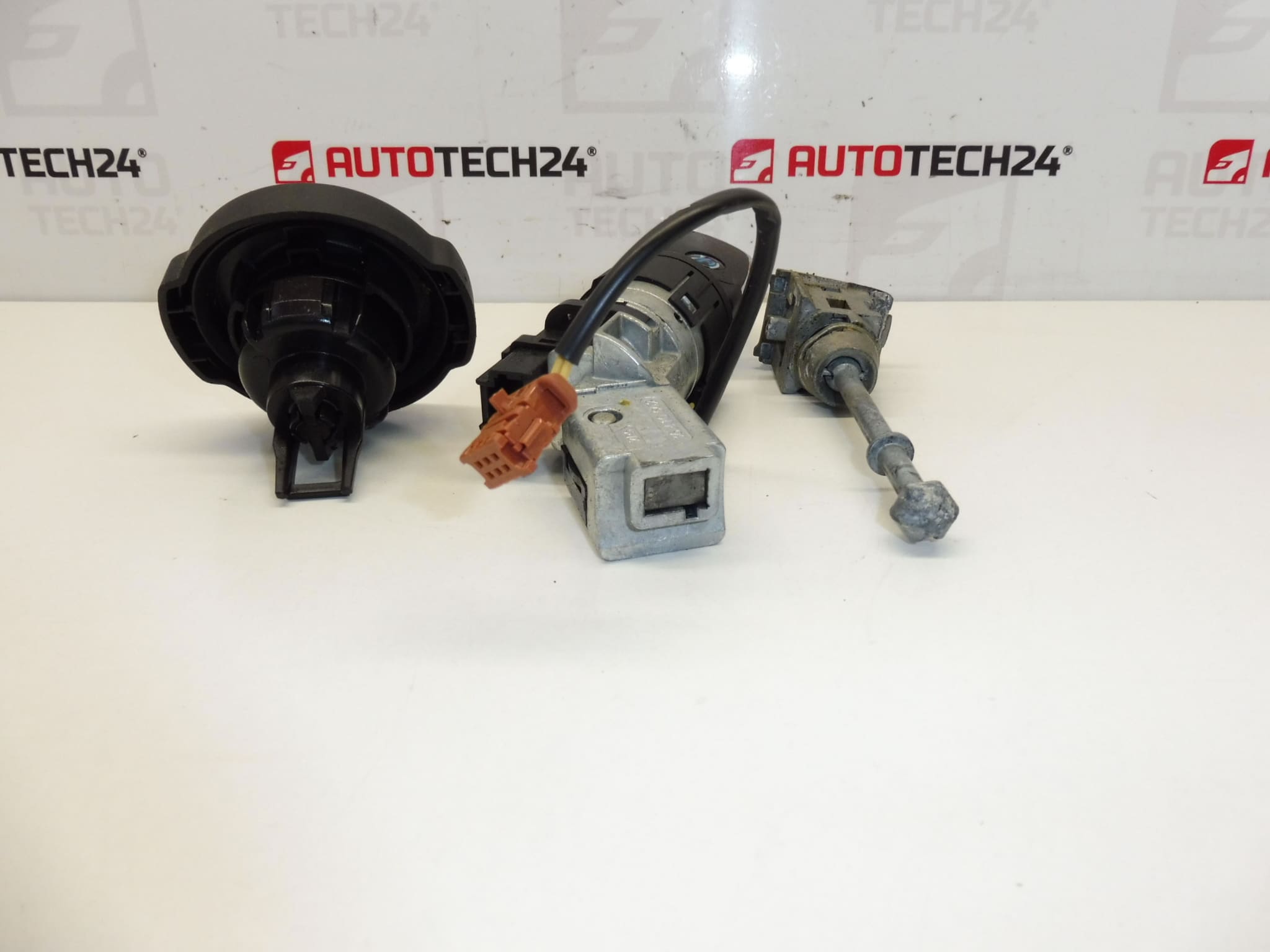 Schlosssatz und 1 Schlüssel Citroën Peugeot 4162KF 1609233980 1606423680 – Bild 2