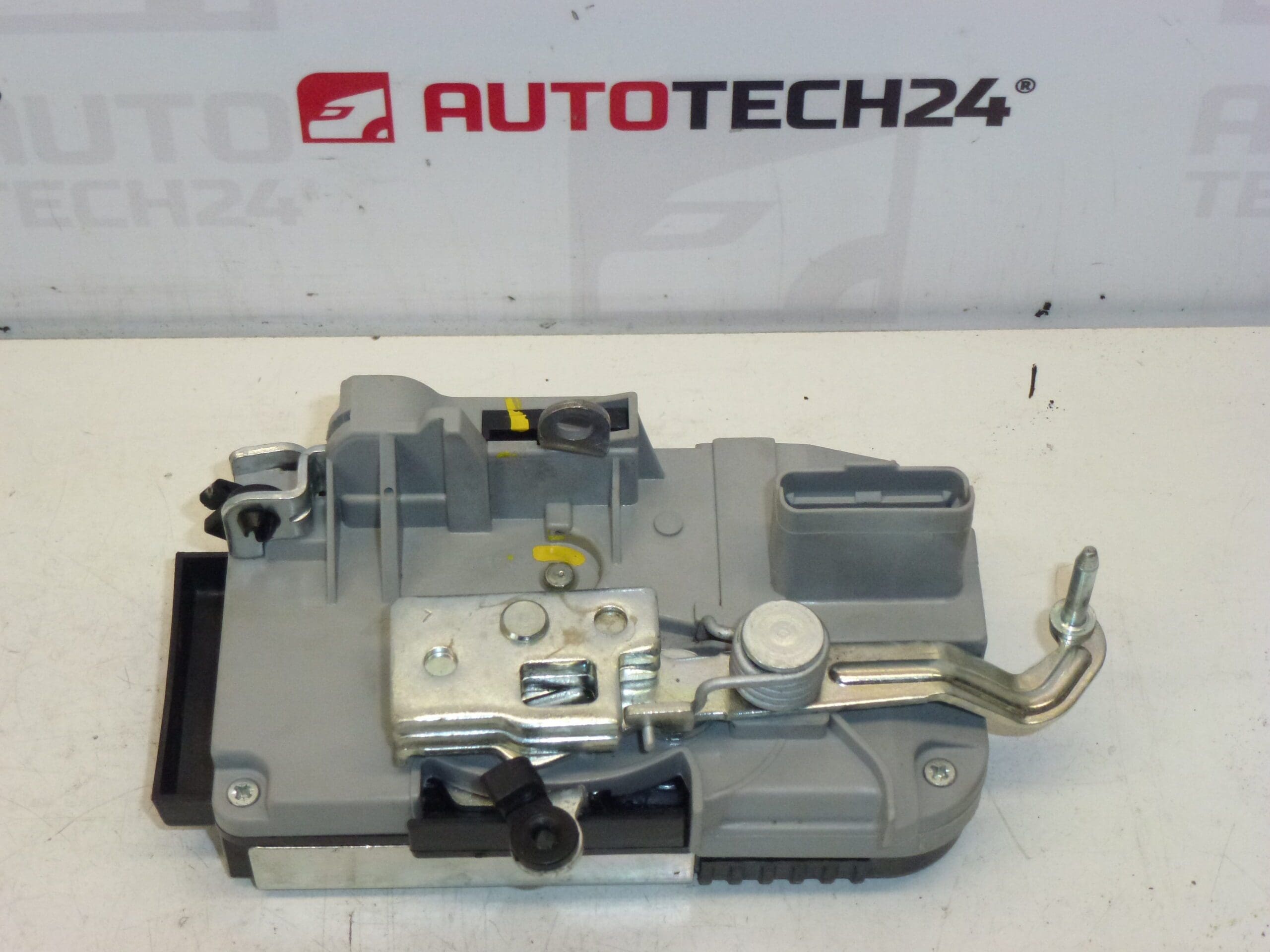 Türschloss vorne links für Citroën/Peugeot 9135L4 – Bild 2