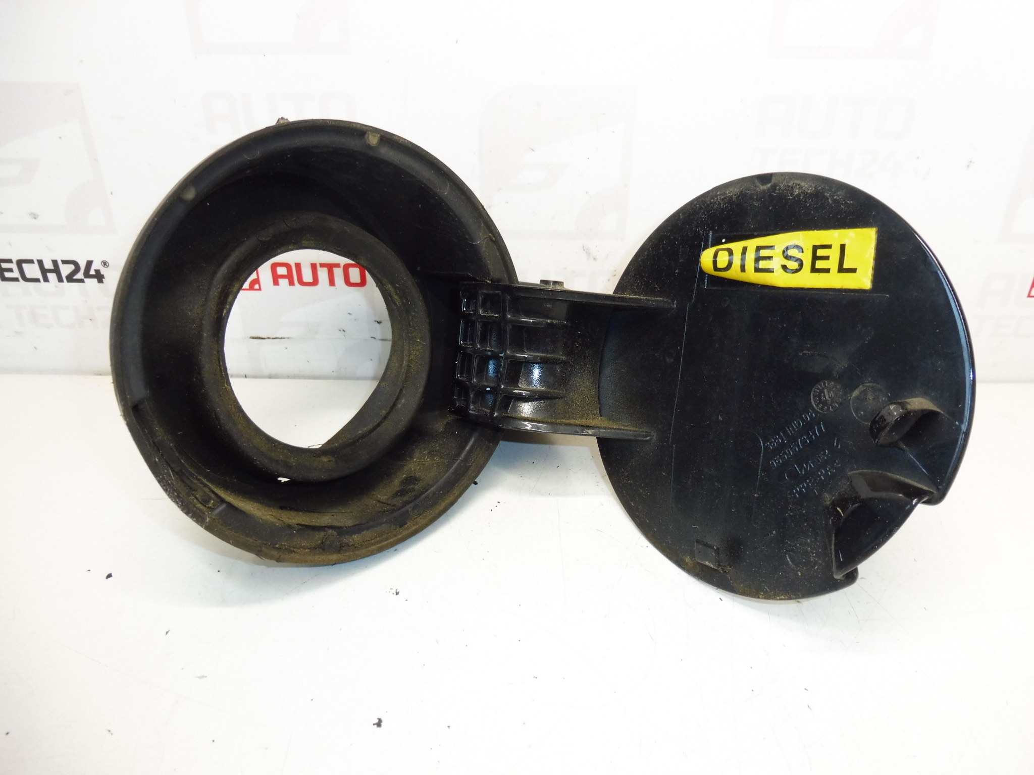 Tankdeckel Citroën C4 5 Türen 9650573477 1517C1 EXLD