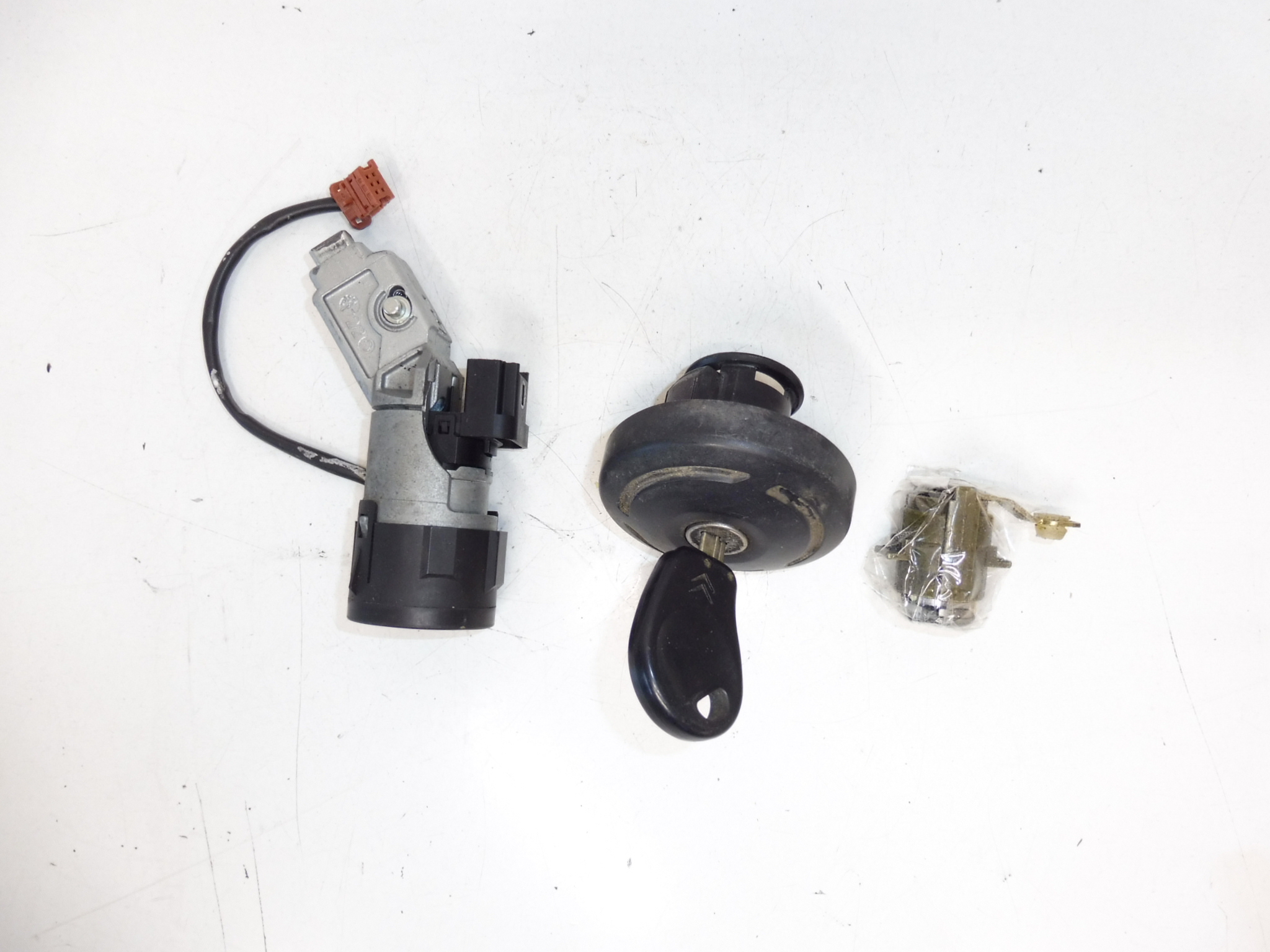 Schloss-Set + 1 Schlüssel Citroën C5 05-07 4162HE