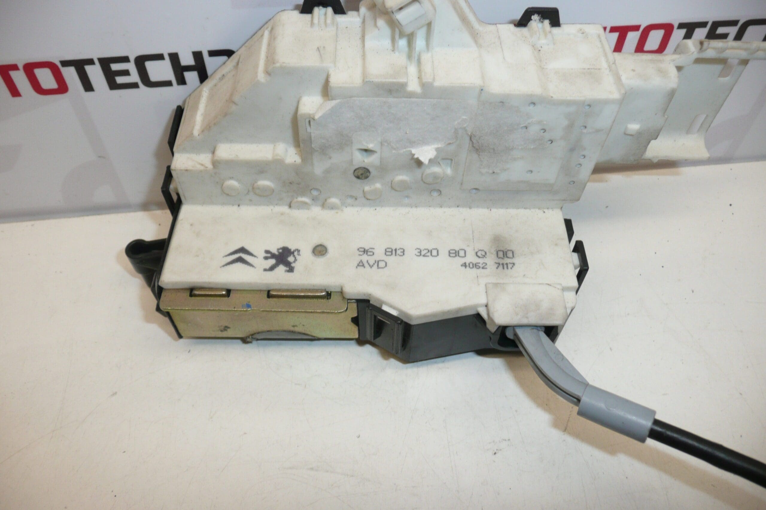 Türschloss rechts Citroën C4 3-Türer 9681332080 9136EV – Bild 2