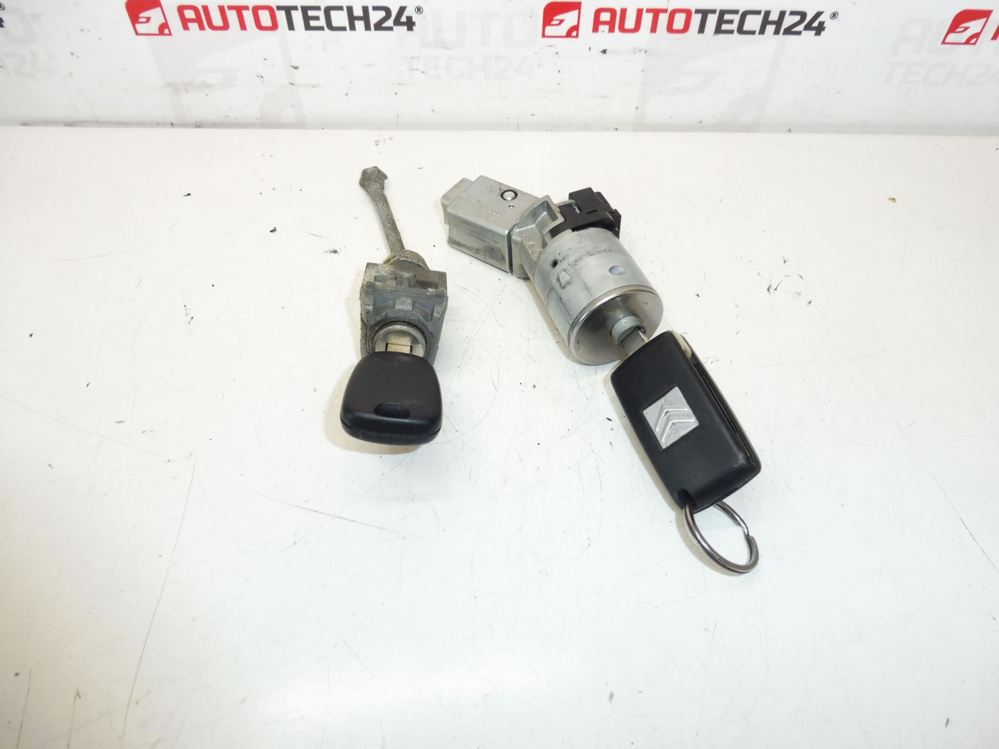 Set von Schlössern und 2 Tasten Citroën Peugeot 4162KF 4162KC