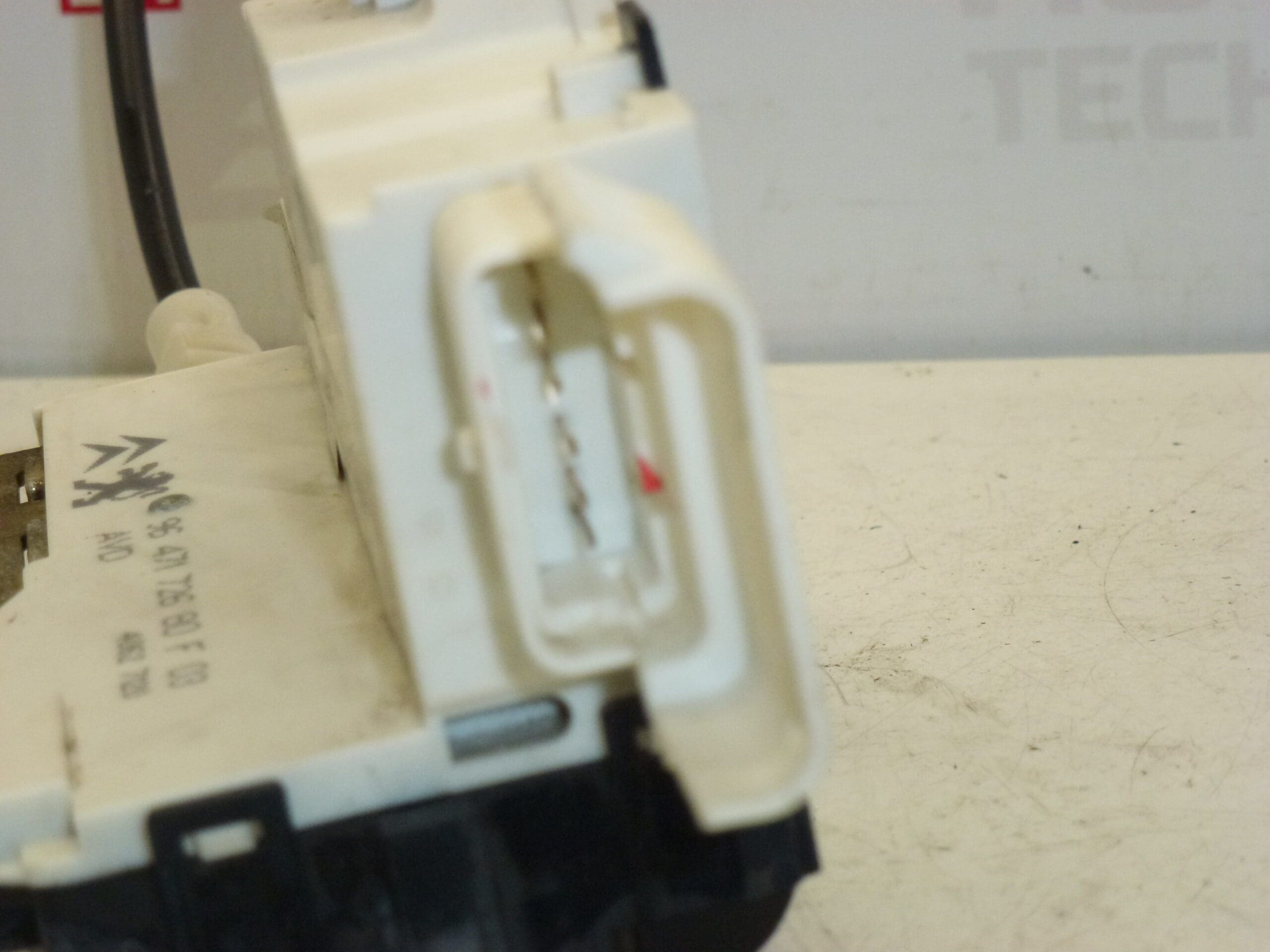 Türschloss vorne rechts Citroën C4 9647172680 9136R8 9136ES – Bild 2