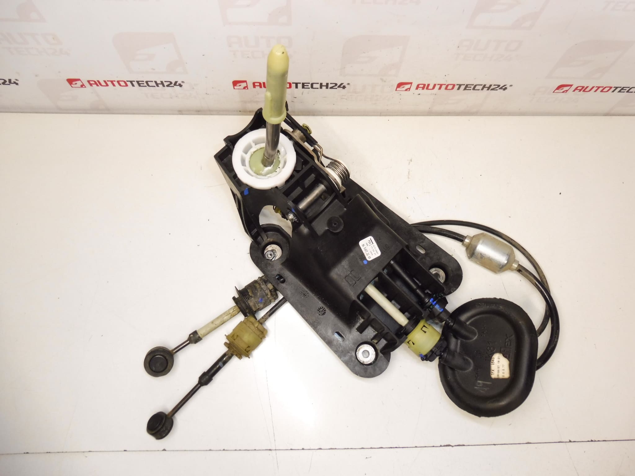 Schalthebel mit Kabeln Peugeot 207 9654072280 2400CP 2444CZ – Bild 2