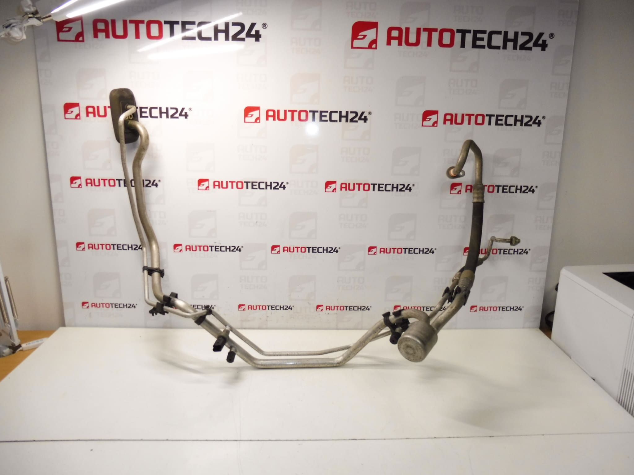 Klimarohr Citroen Peugeot 9657451180 6460QK