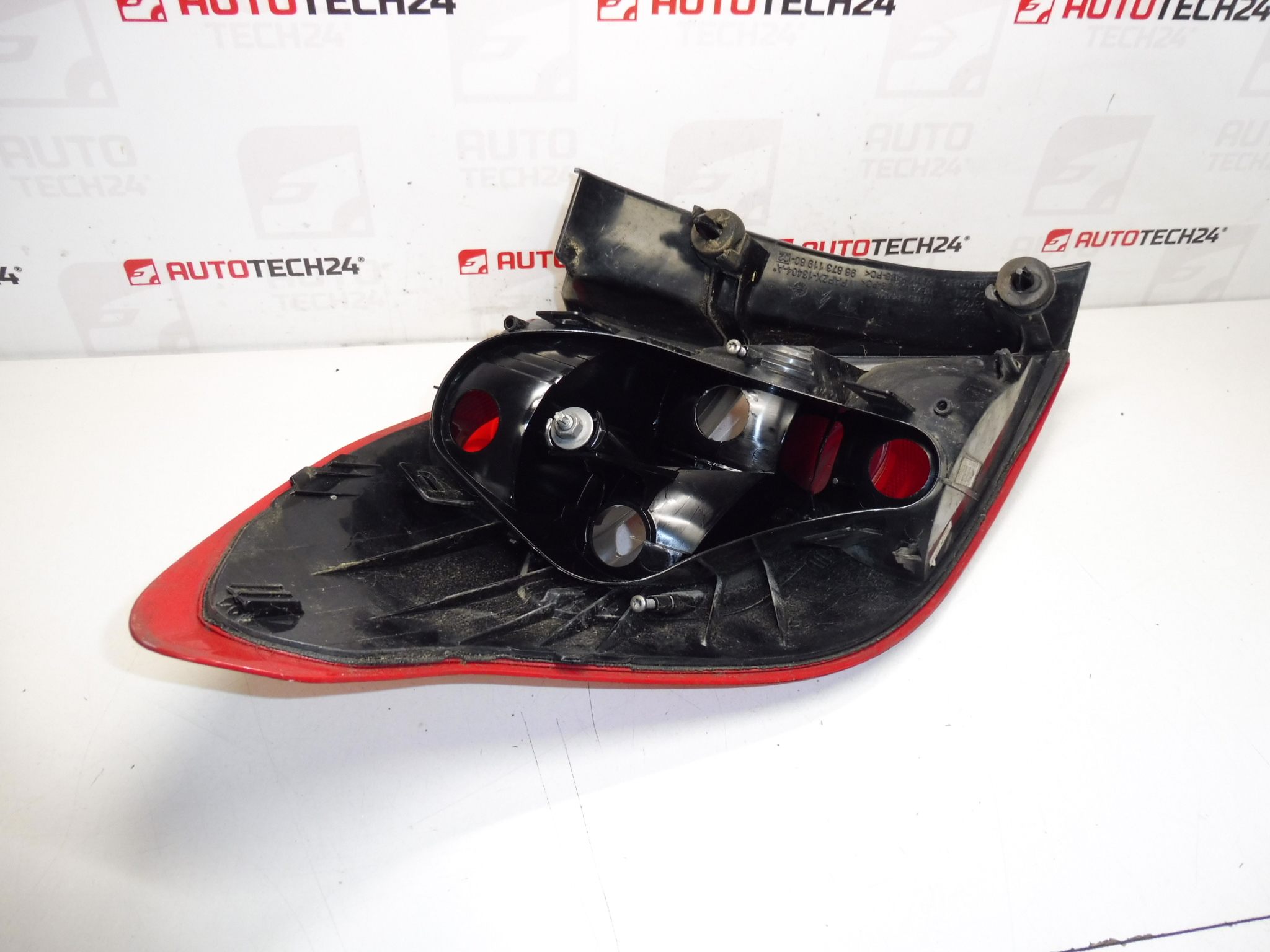 Rechtes äußeres Rücklicht Citroën C4 II 9687311980