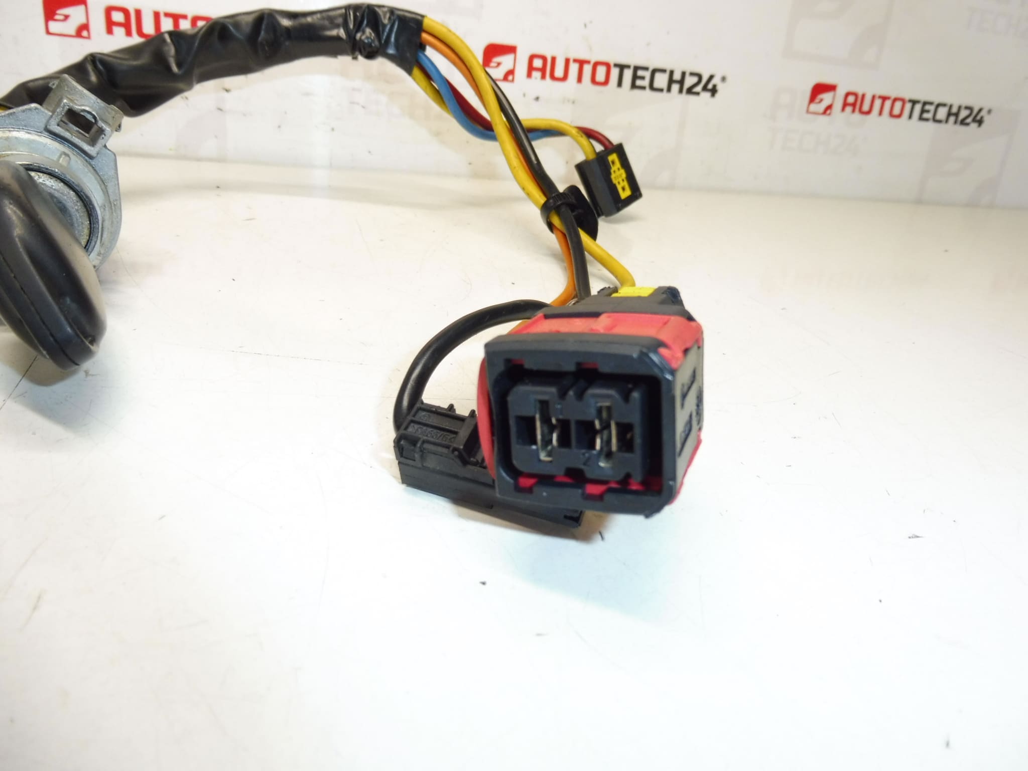 Schaltkasten + 1 Schlüssel Peugeot 406 4162R7 – Bild 2