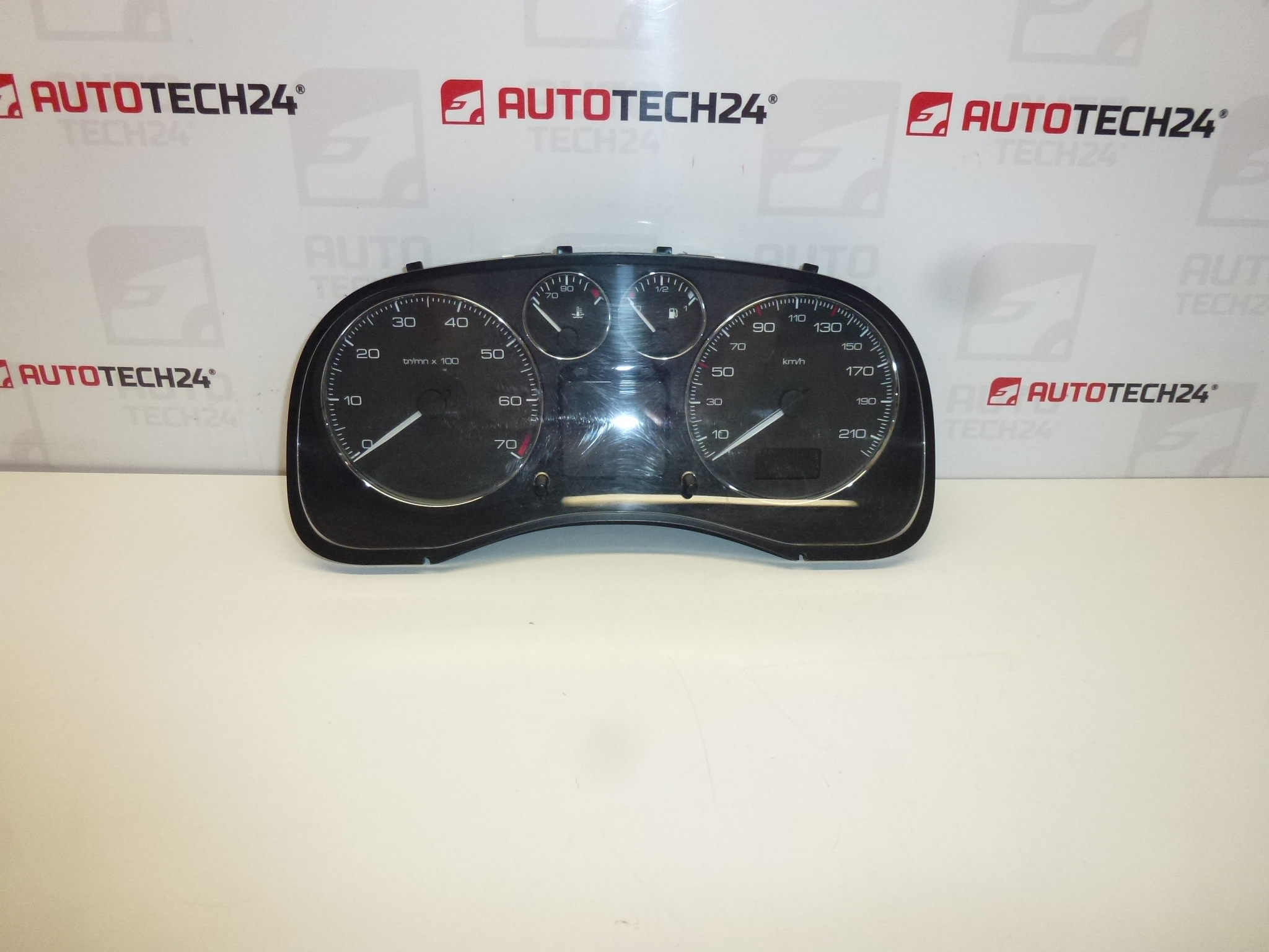 Tachometer Peugeot 307 II mit 215000 km 9654485080 6106N0