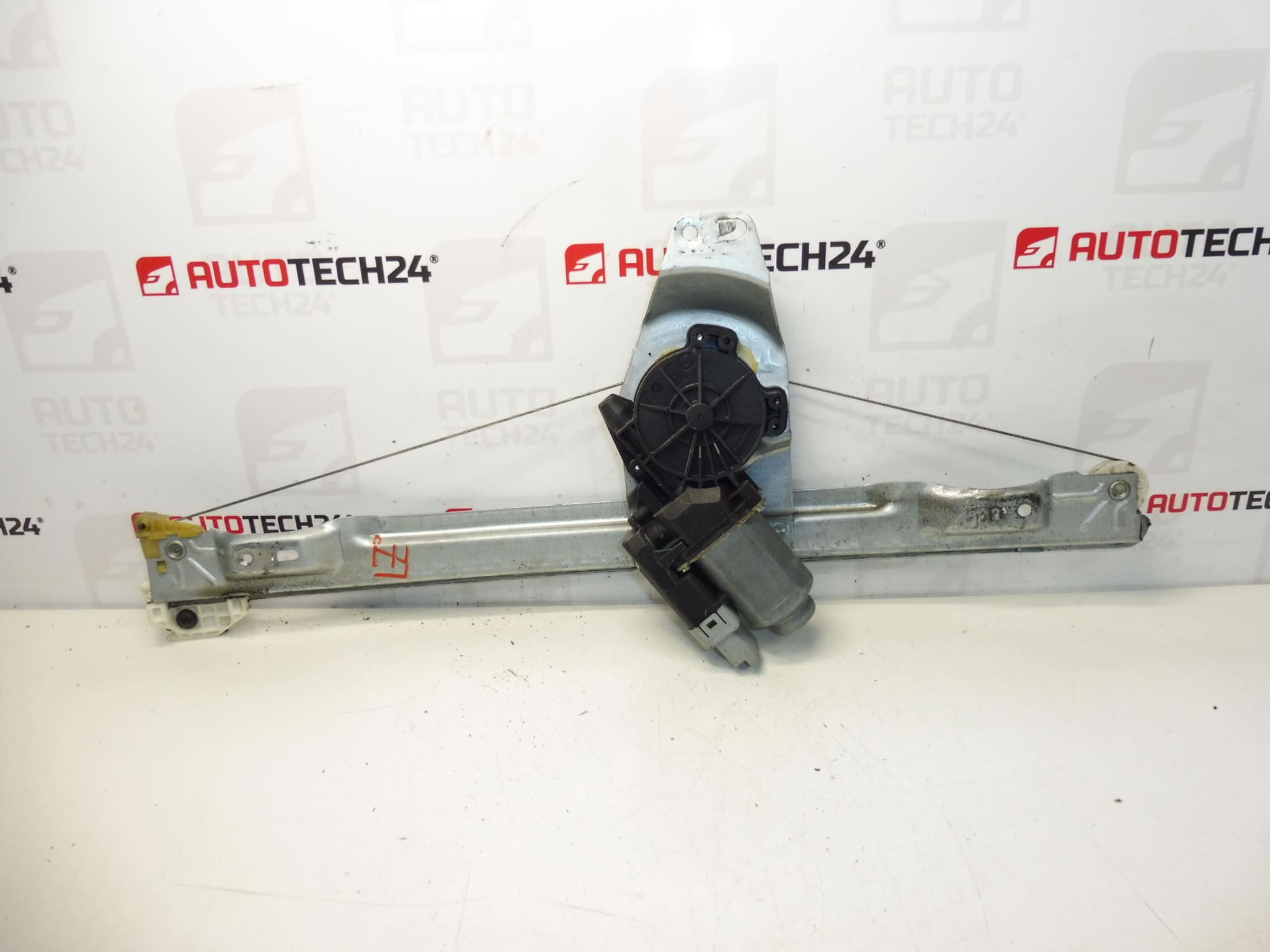 Mechanismus des linken hinteren Fensterhebers Citroën C4 Picasso 9223C1 – Bild 2