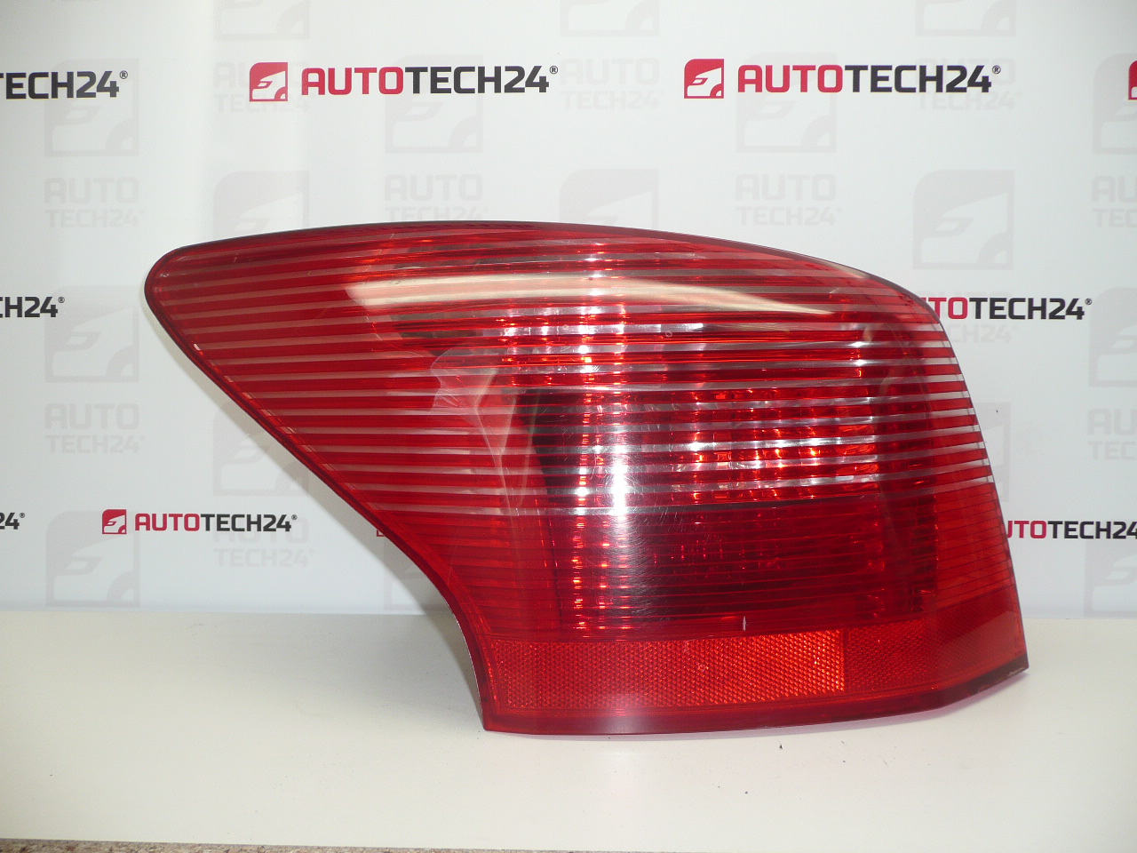 Linkes Rücklicht Peugeot 407 SW 9641948780 6350T3