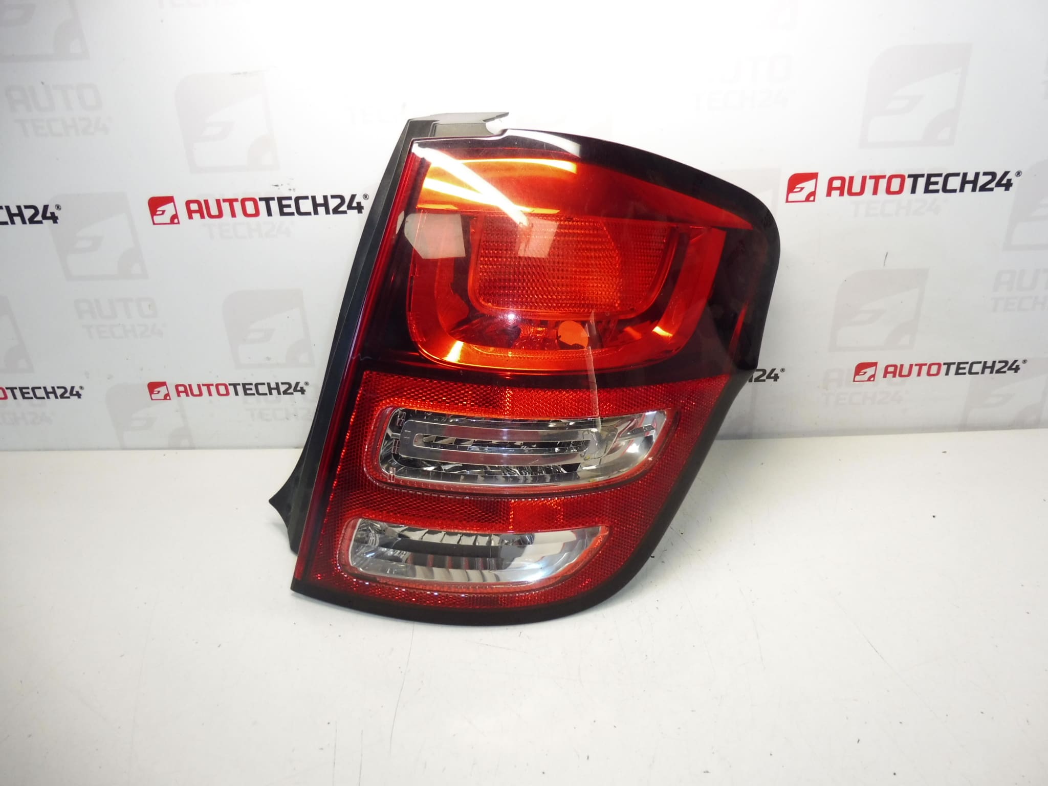 Kotflügel für Rückleuchte rechts Citroën C3 II 9673805380 6351KQ (Kopie)