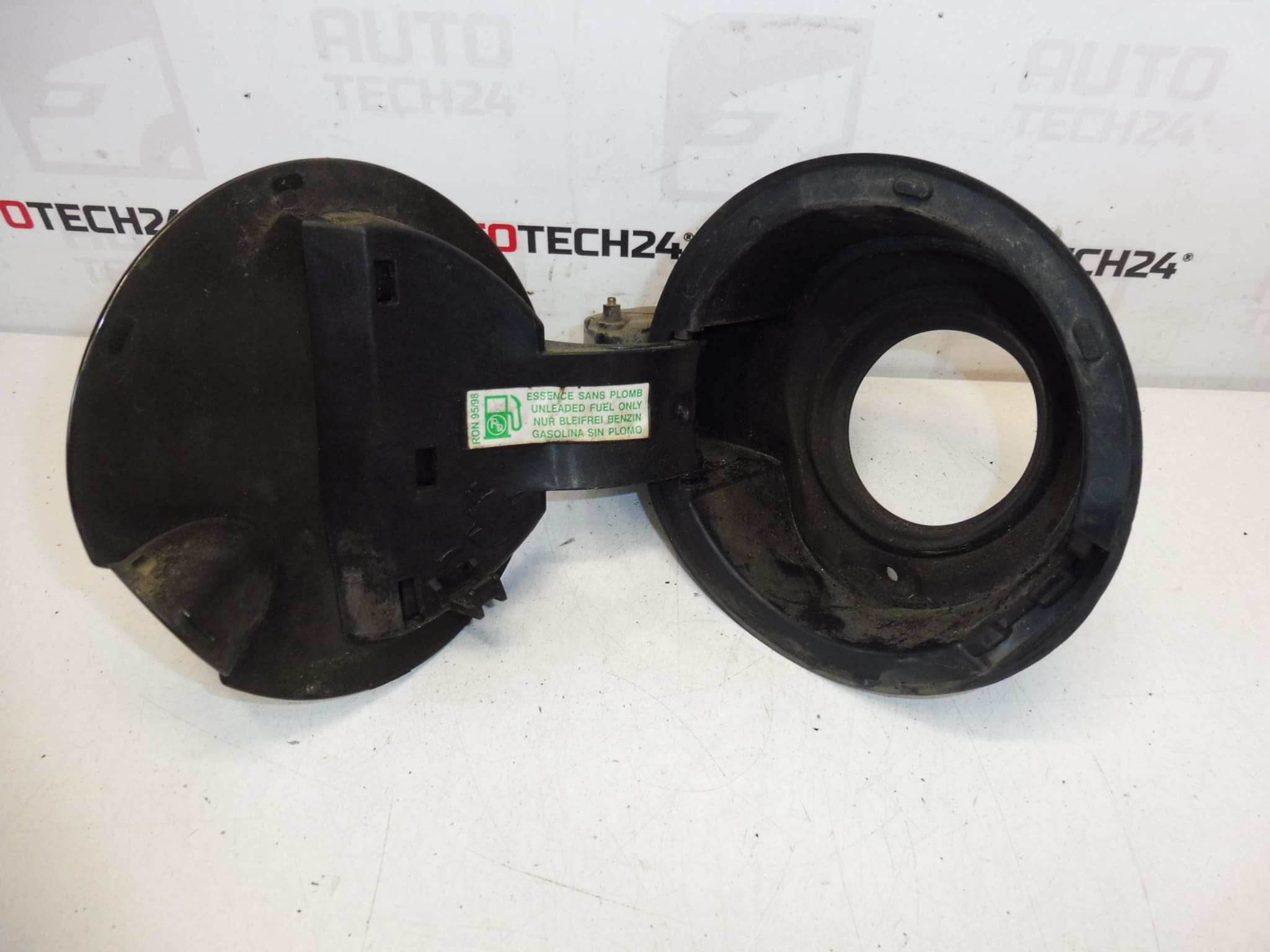 Tankdeckel der Einfüllöffnung KDK Citroën C3 II A51 1517H3 – Bild 2