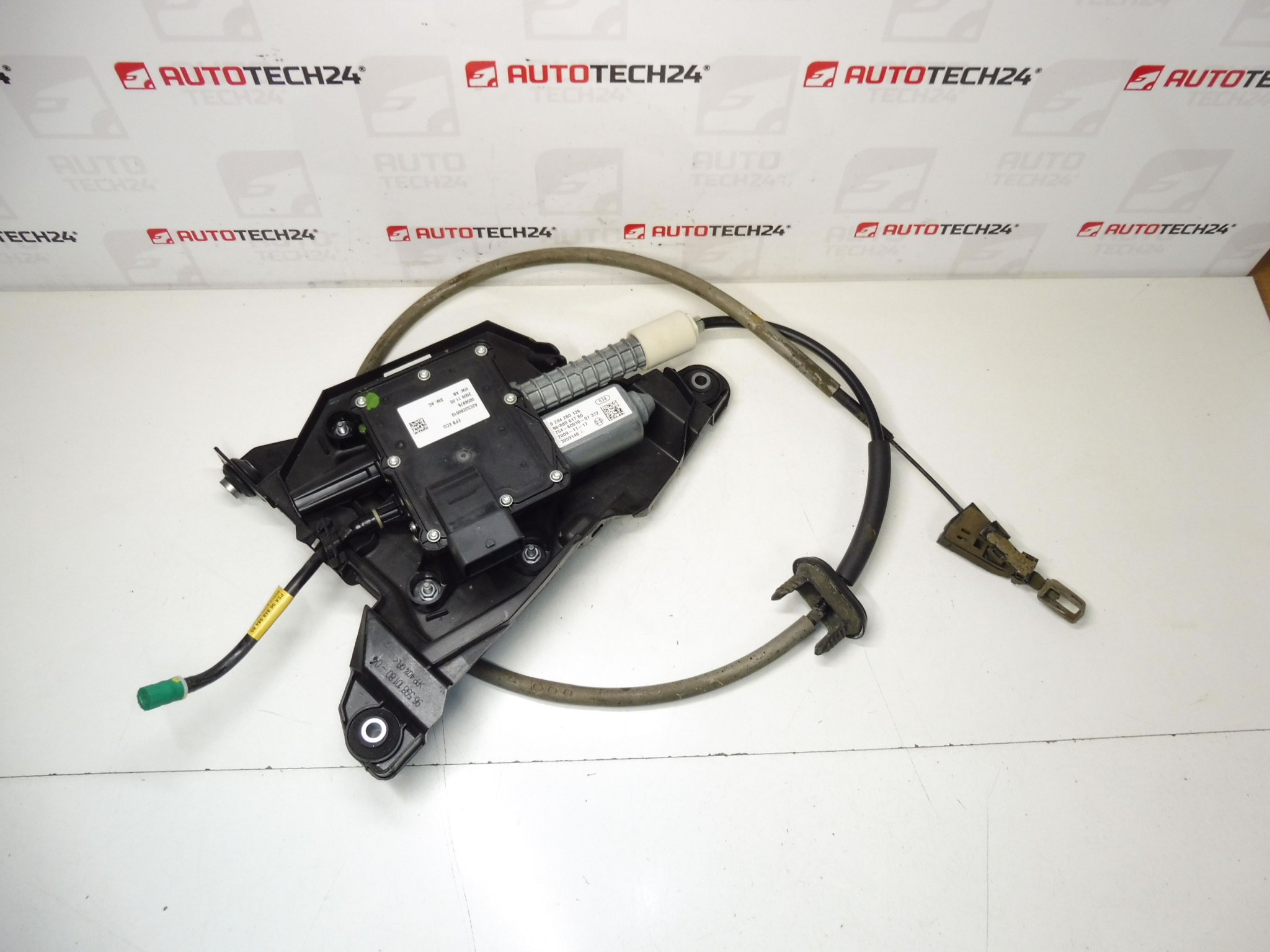 Elektronische Handbremse Peugeot 3008 I 0204280099 9684898480 470209