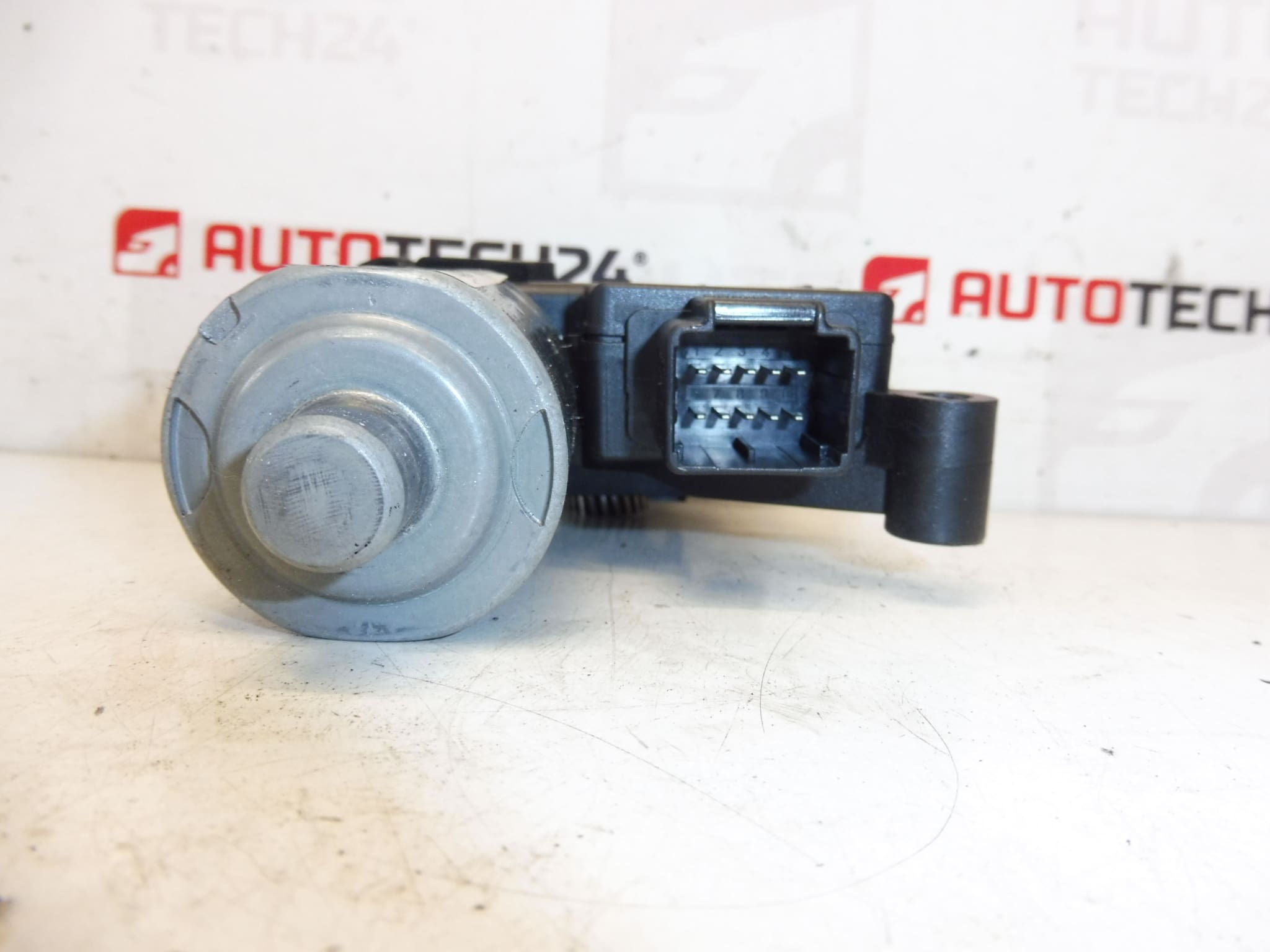 Elektromotor Bosch Citroen C4 Picasso 0390200072 8401NC – Bild 2