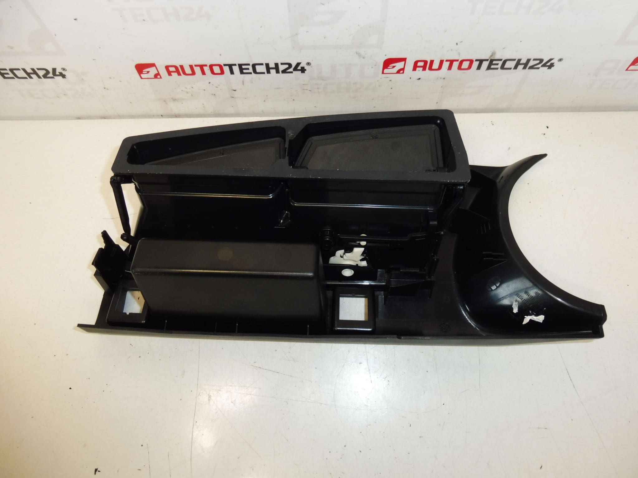 Mittelteil Peugeot 3008 5008 823114 – Bild 2