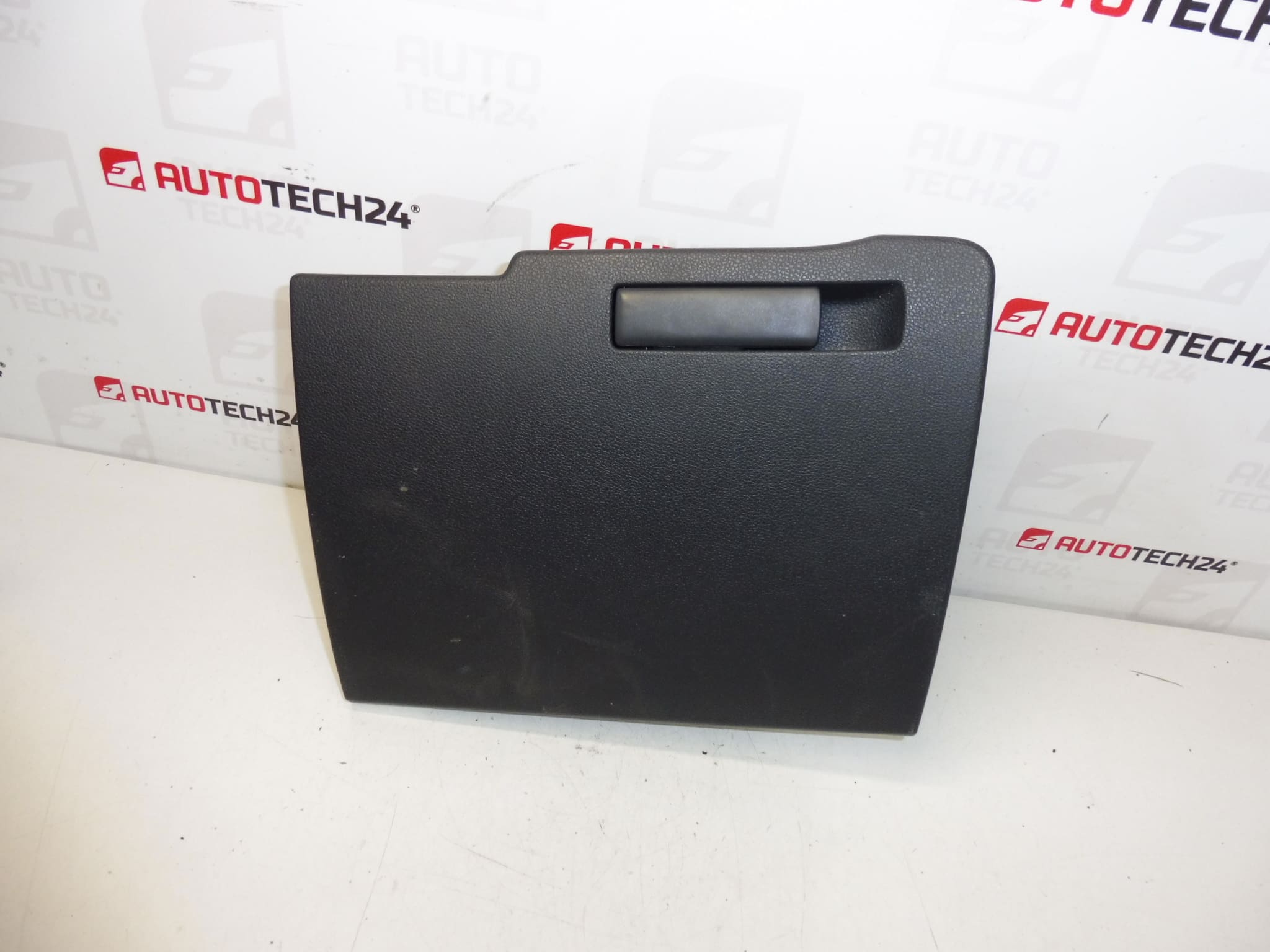 Peugeot 3008 5008 Handschuhfachdeckel 9685102777 8218YT