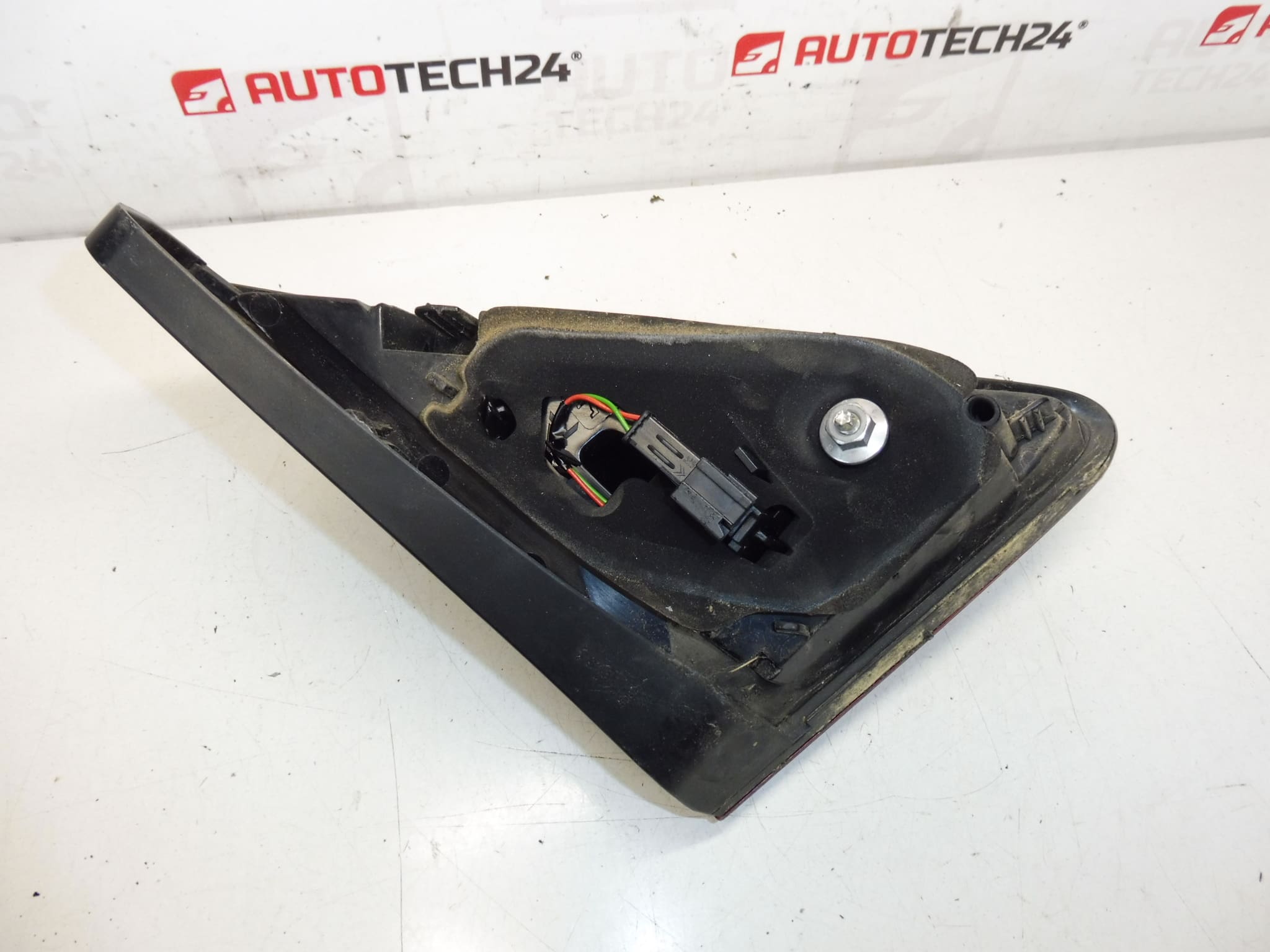 Peugeot 3008 Deckel hinten rechts Scheinwerfer 9805511280 – Bild 2