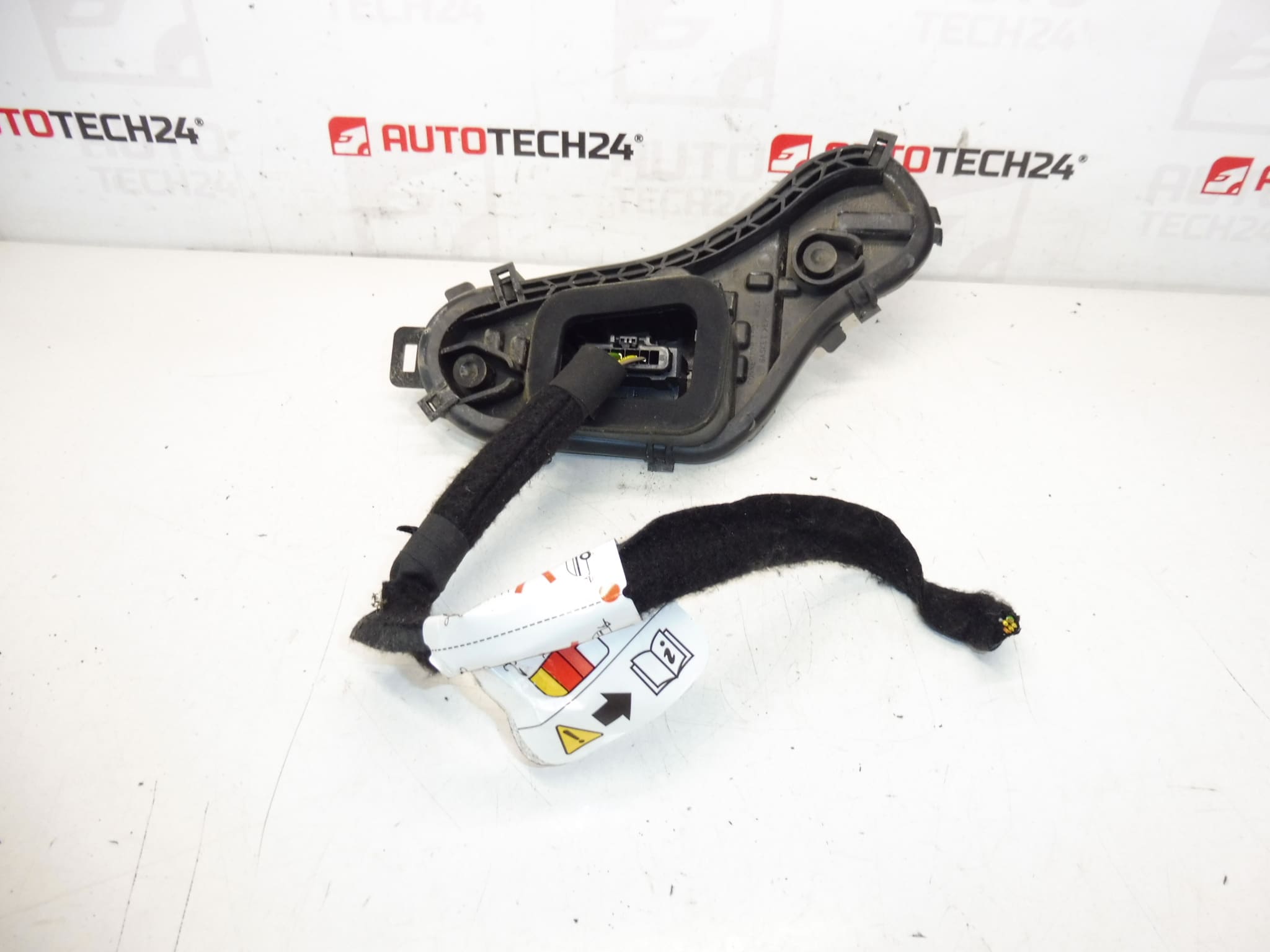 Peugeot 3008 Lampenfassung 9805510580 – Bild 2