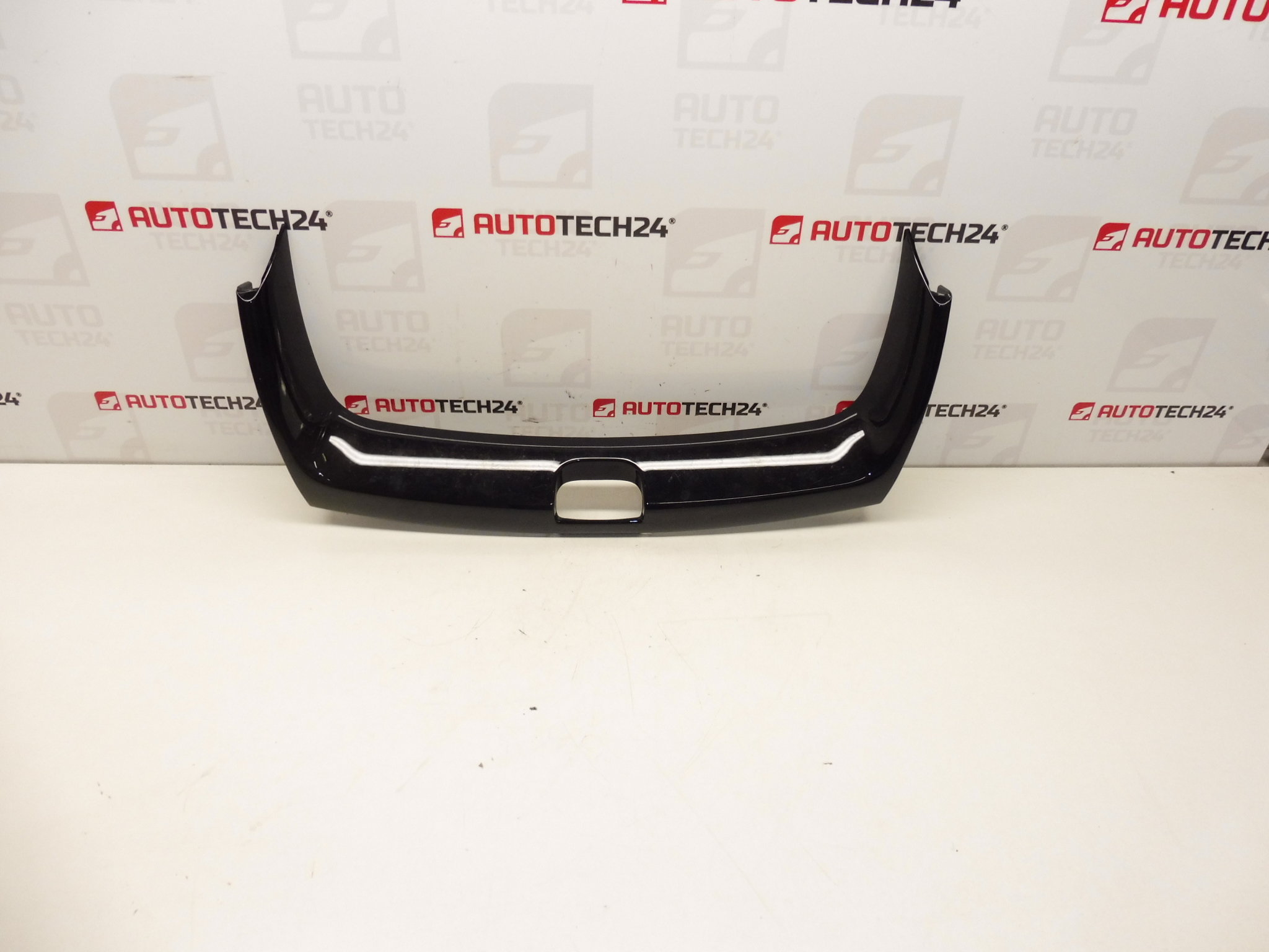 Dekorativer Abdeckung Citroën C4 Picasso 9681036277 8209J2