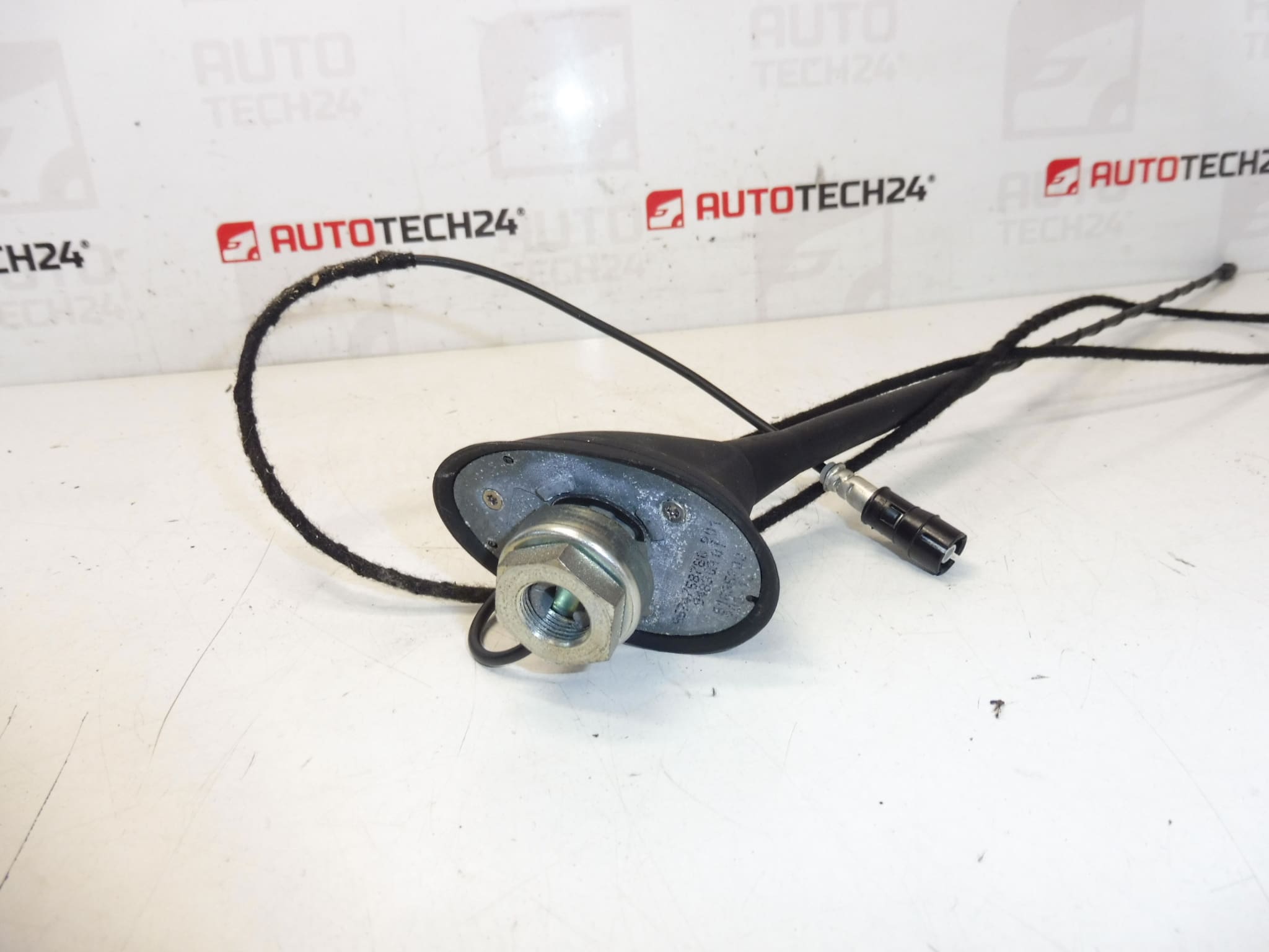 Antenne Peugeot 207 9674768780 6587H9 6587J0 – Bild 2