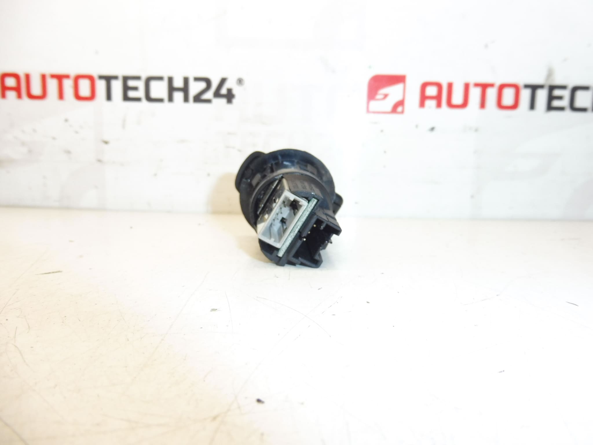USB-Buchse Citroën Peugeot 96645227ZD 6574JV – Bild 2
